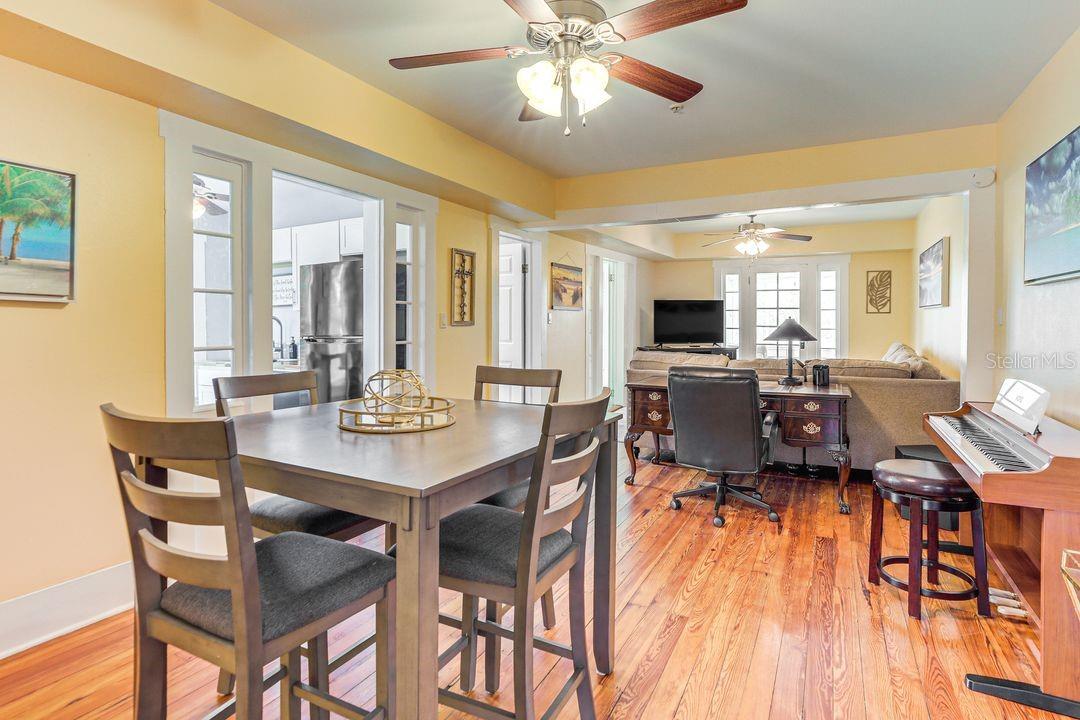 Image 33 of 84 For 1416 Rosslyn Drive