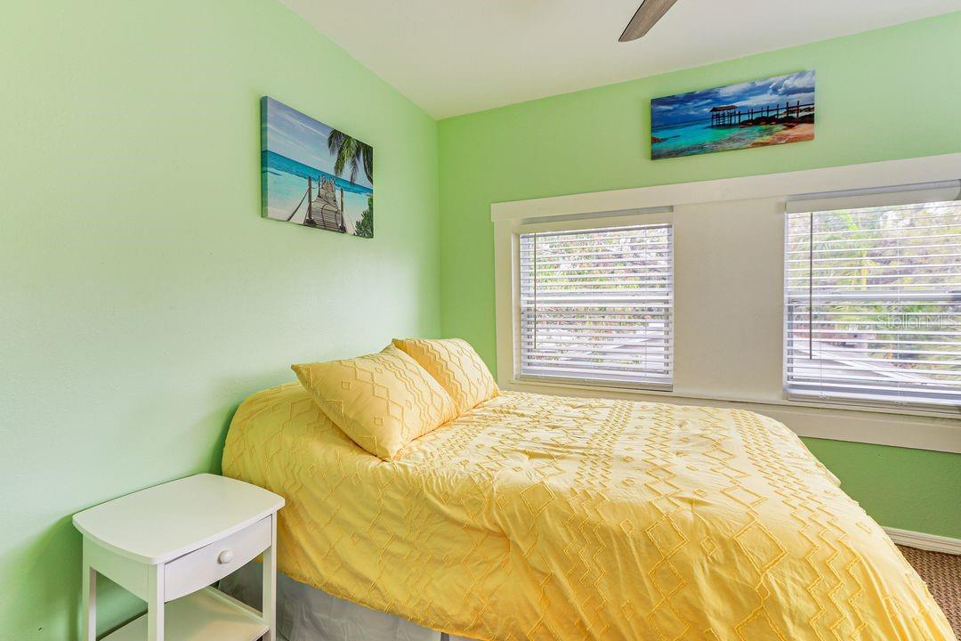 Image 40 of 84 For 1416 Rosslyn Drive