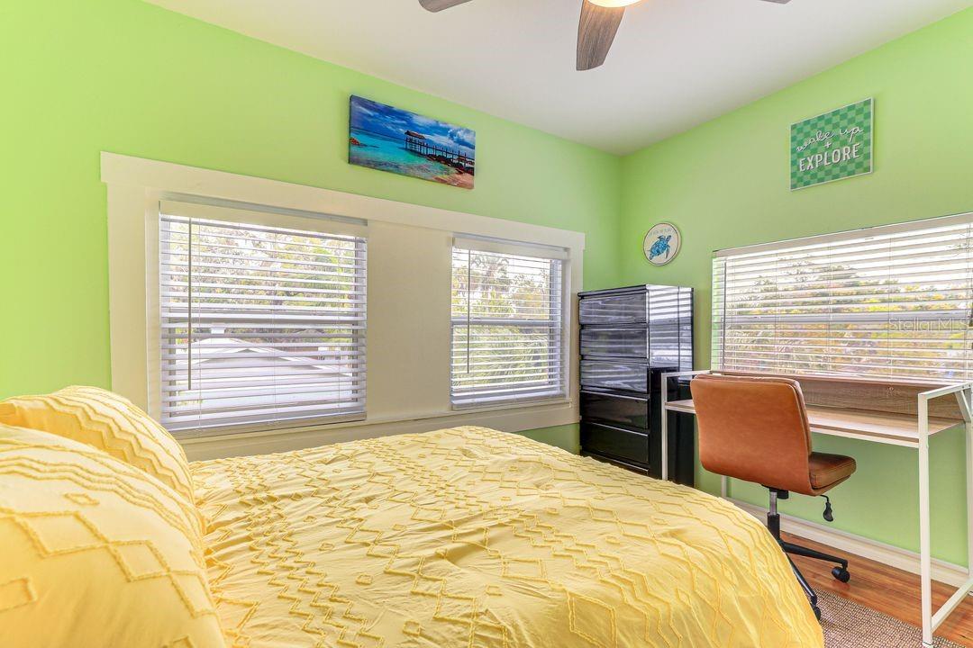 Image 42 of 84 For 1416 Rosslyn Drive