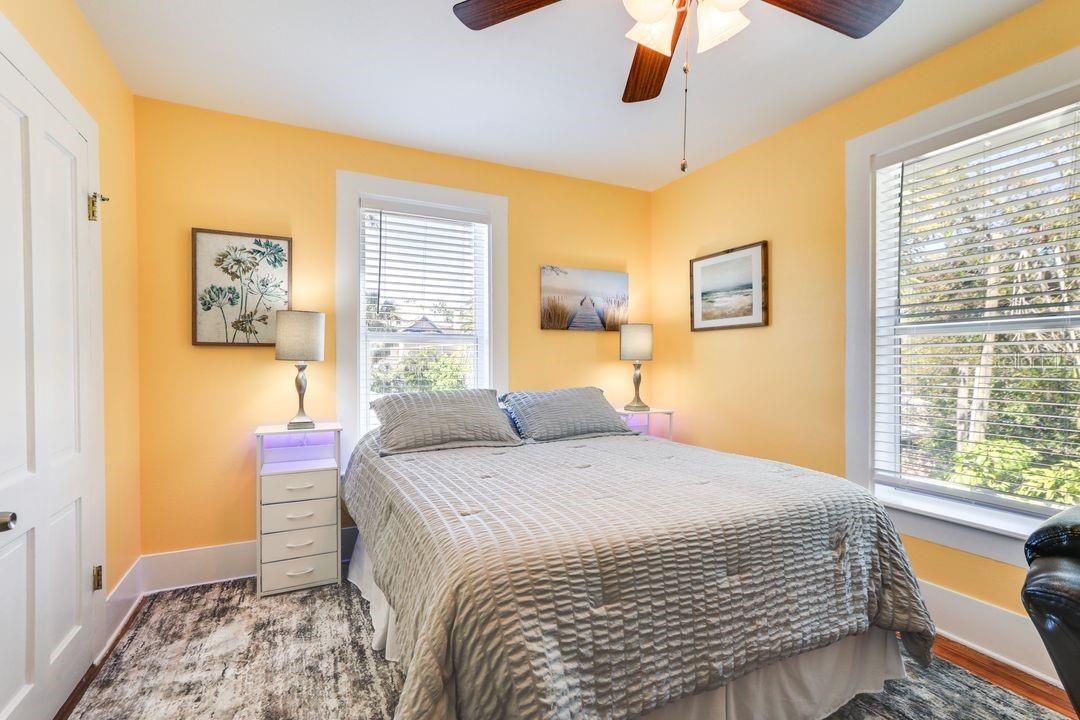 Image 43 of 84 For 1416 Rosslyn Drive