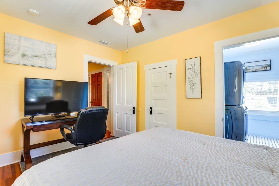 Image 44 of 84 For 1416 Rosslyn Drive