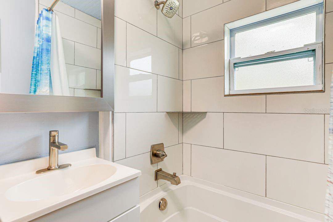 Image 45 of 84 For 1416 Rosslyn Drive