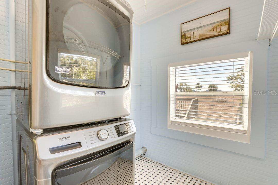 Image 47 of 84 For 1416 Rosslyn Drive