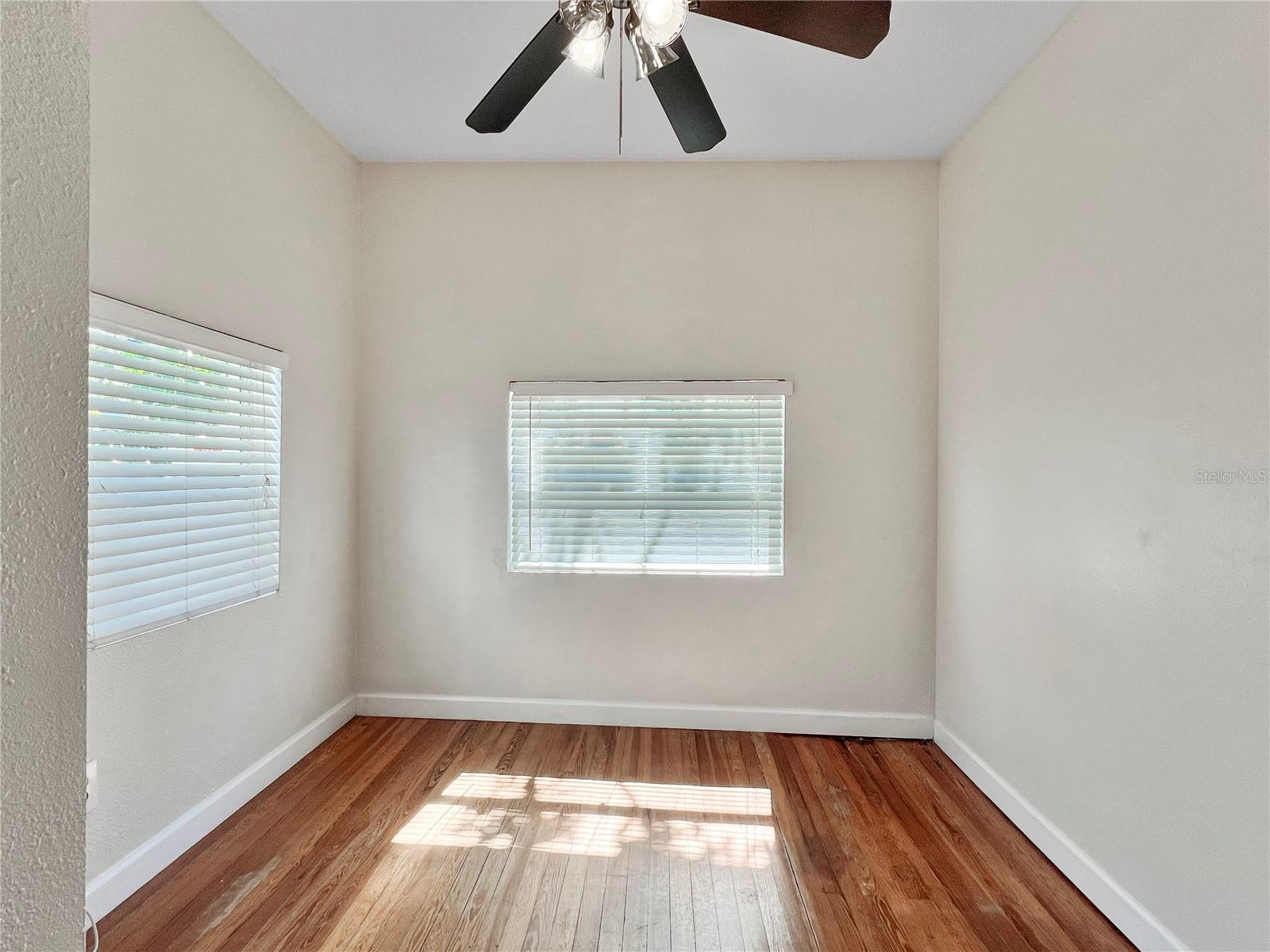 Image 53 of 84 For 1416 Rosslyn Drive