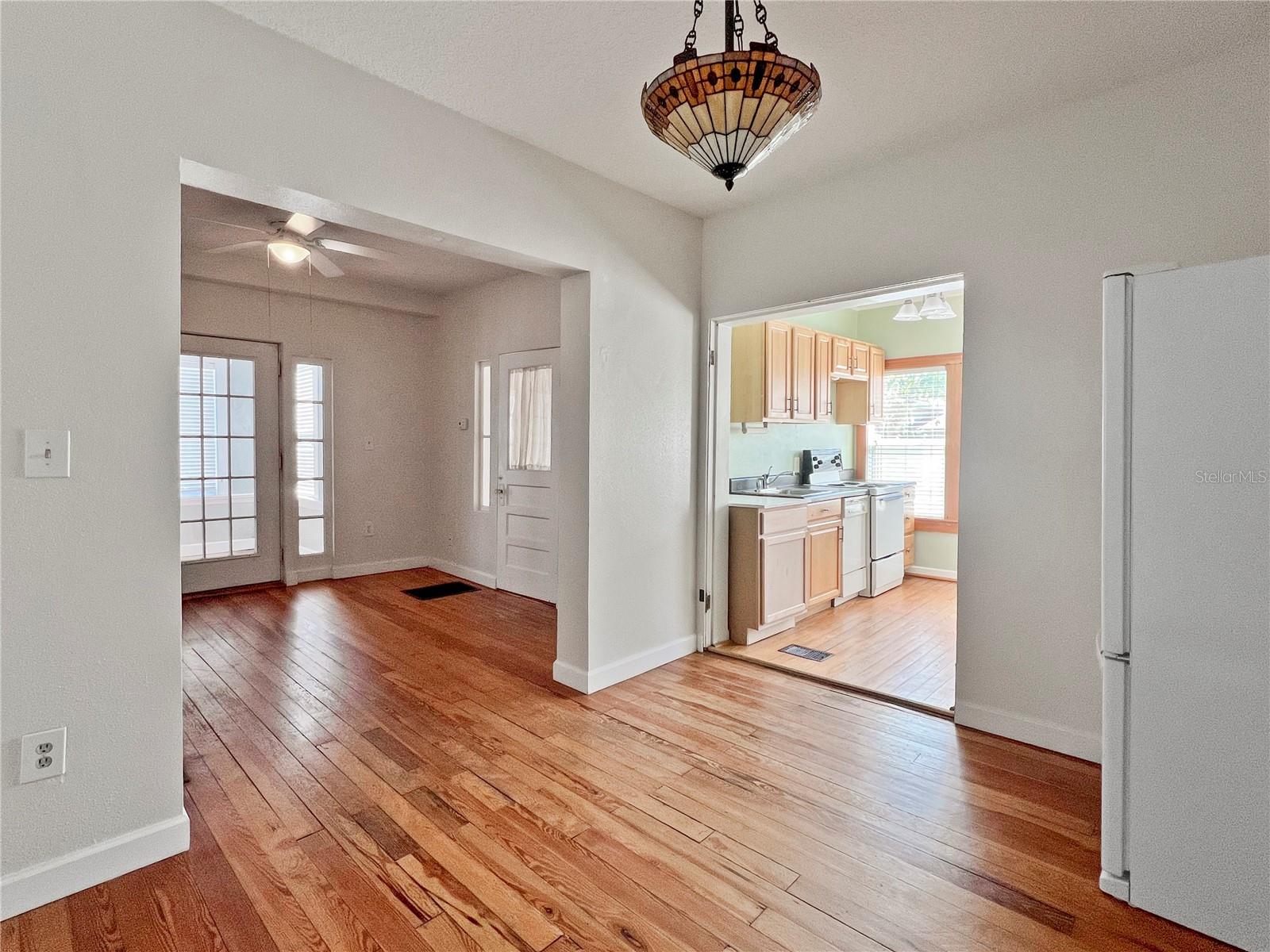 Image 55 of 84 For 1416 Rosslyn Drive