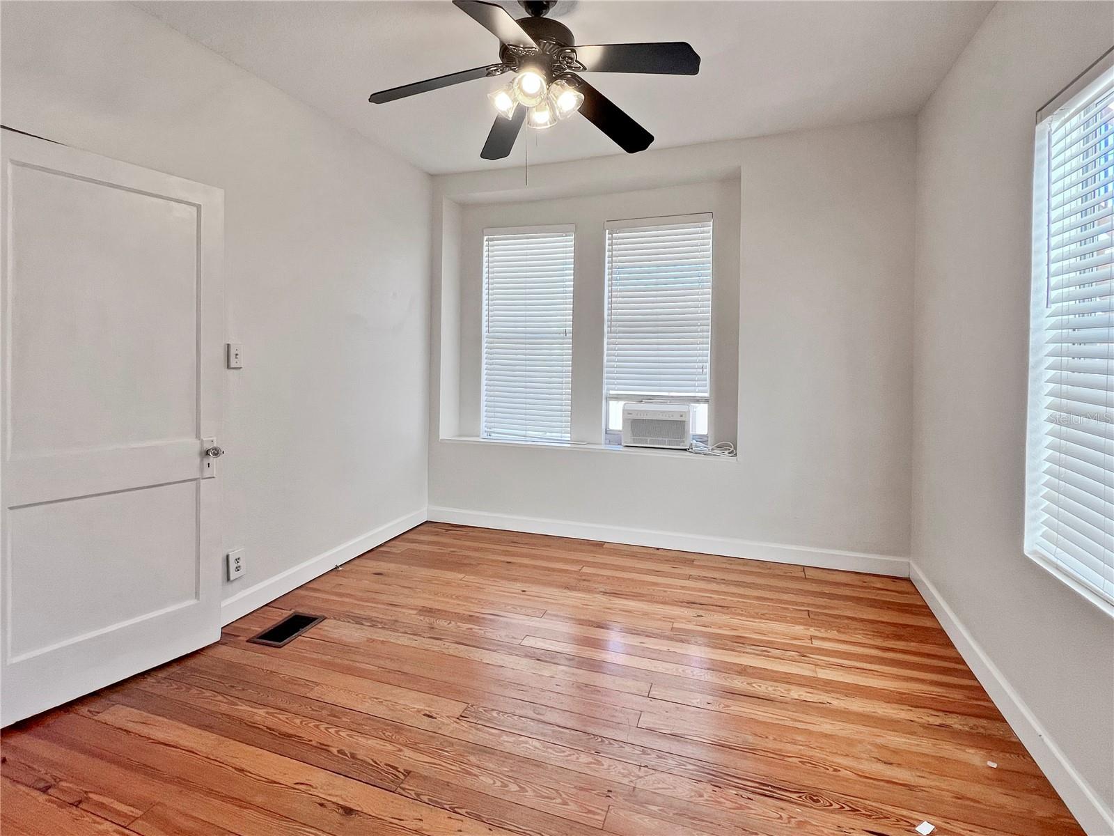 Image 60 of 84 For 1416 Rosslyn Drive