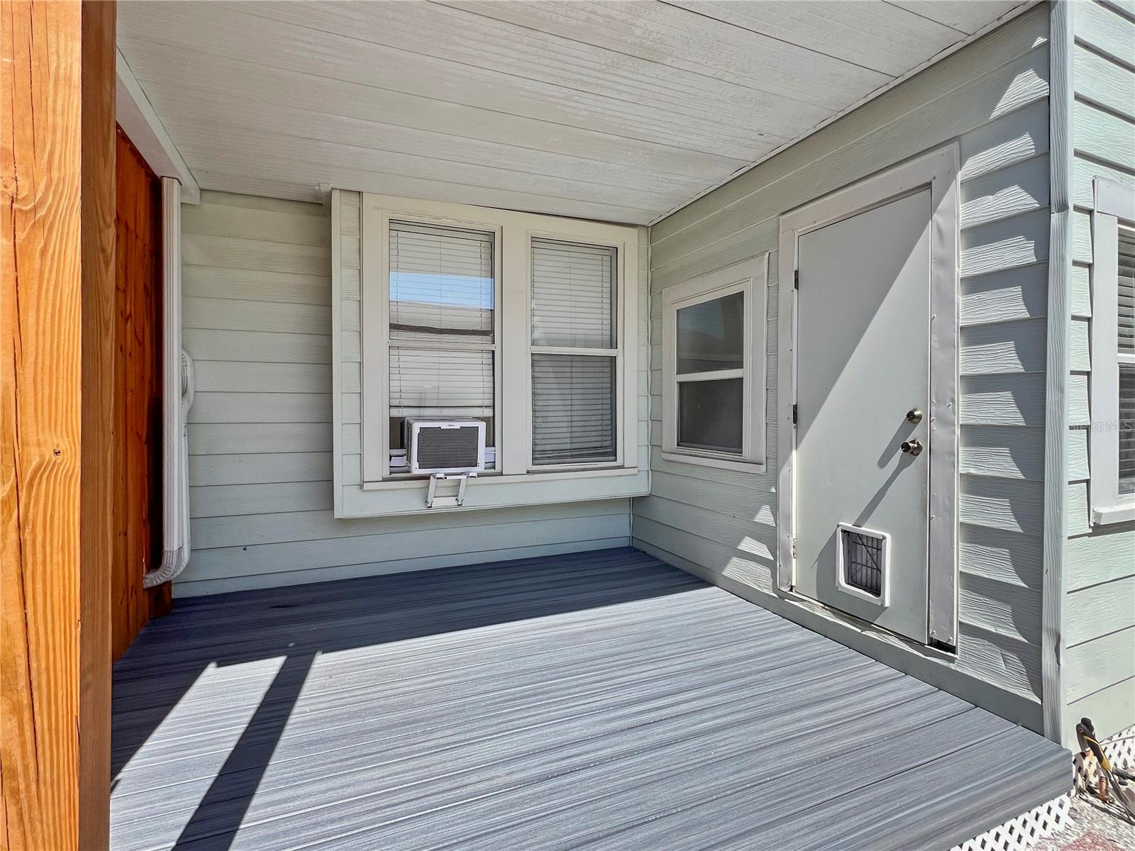 Image 61 of 84 For 1416 Rosslyn Drive