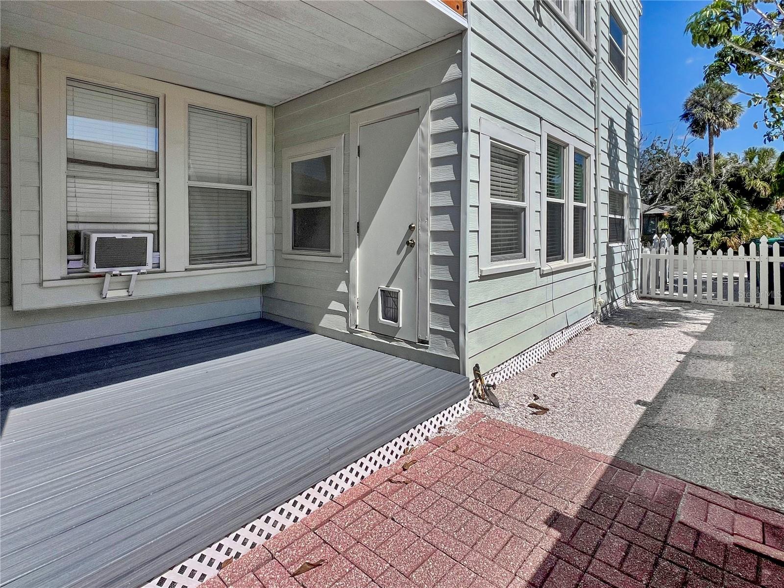 Image 62 of 84 For 1416 Rosslyn Drive