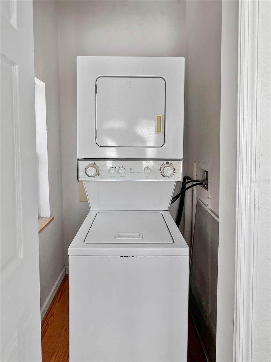 Image 67 of 84 For 1416 Rosslyn Drive