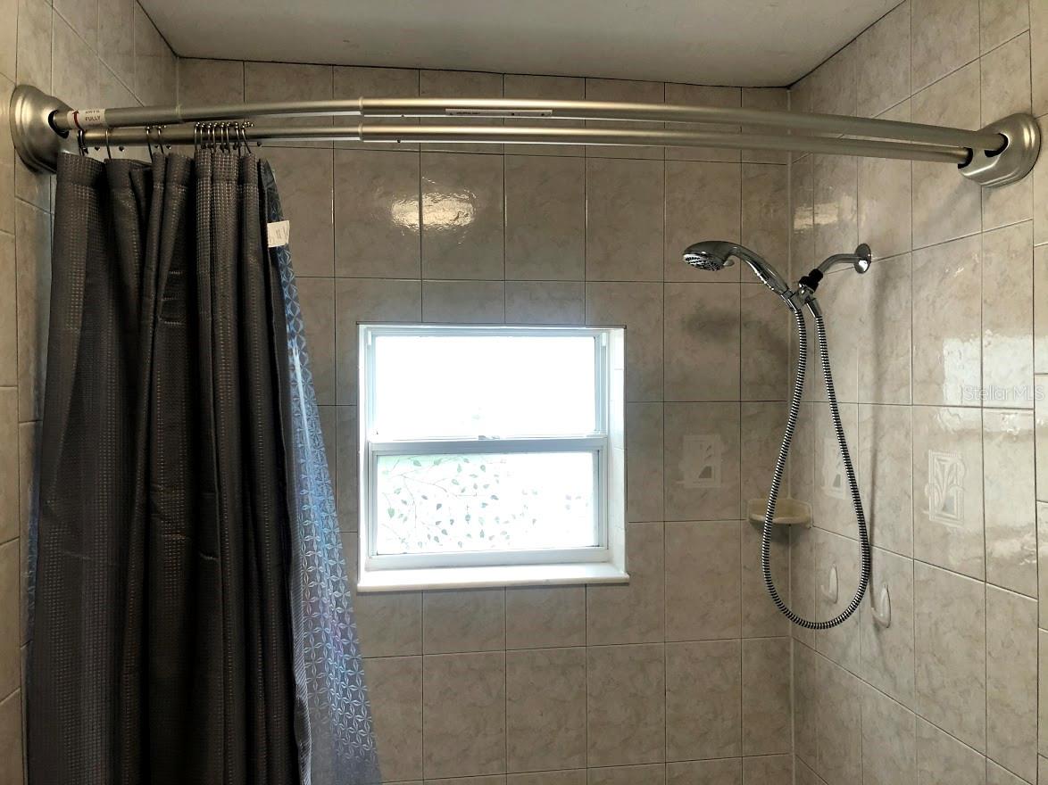 Image 78 of 84 For 1416 Rosslyn Drive