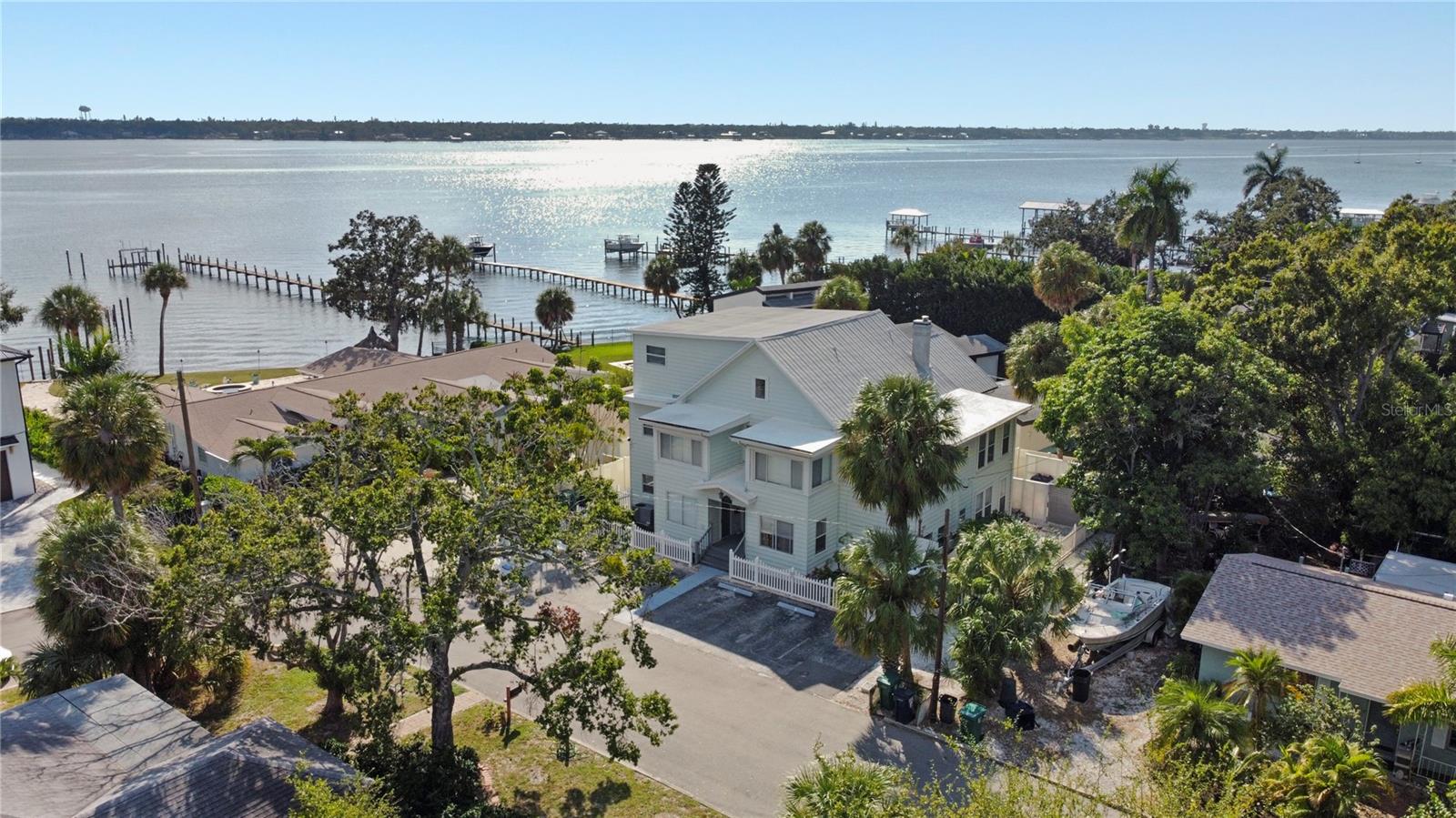 Image 84 of 84 For 1416 Rosslyn Drive