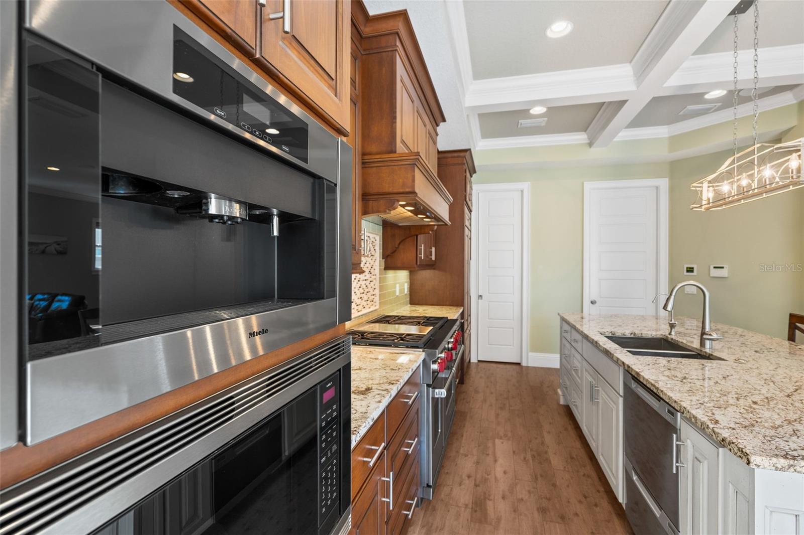 Image 11 of 51 For 3542 Bimini Street