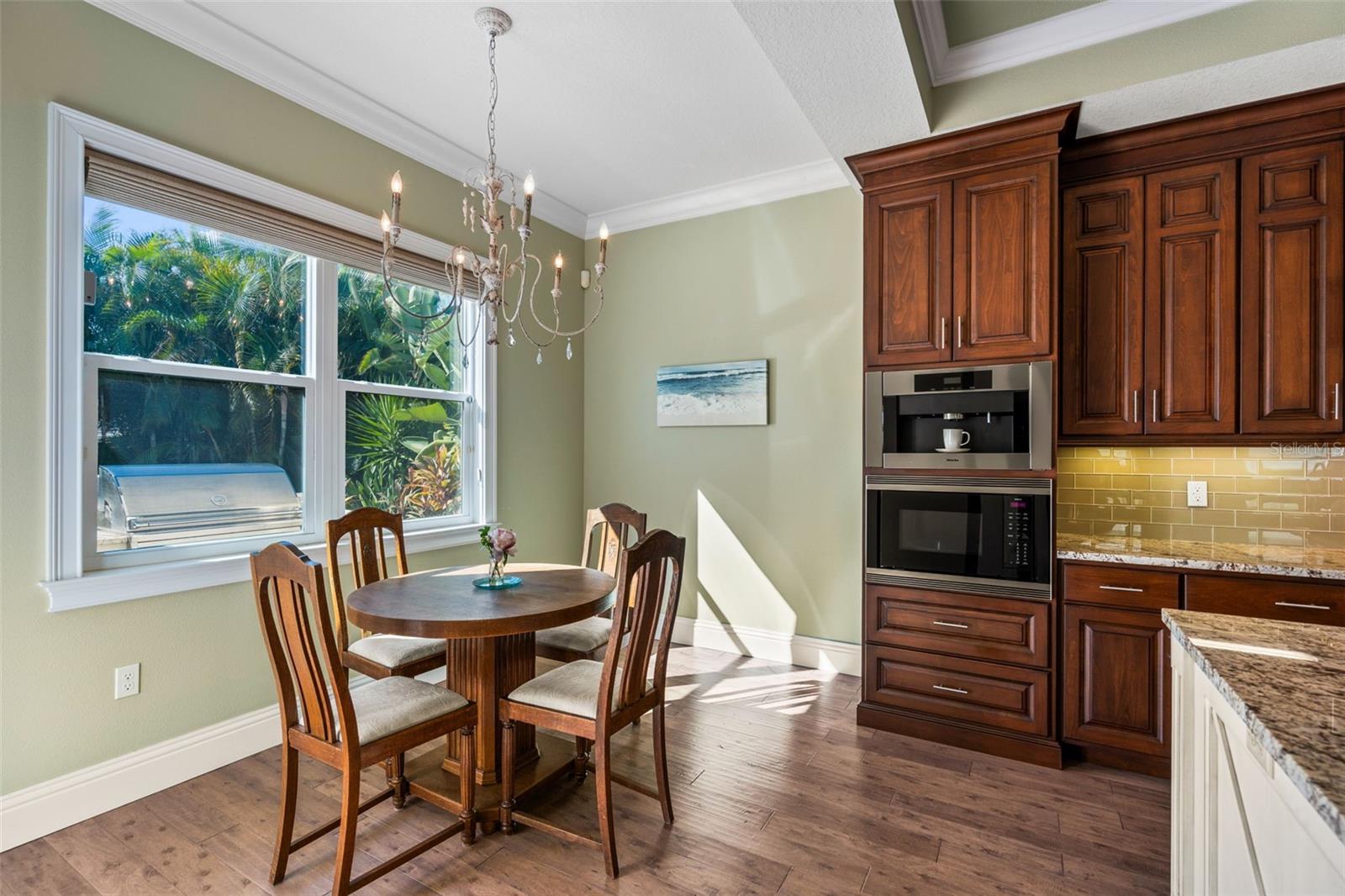 Image 14 of 51 For 3542 Bimini Street