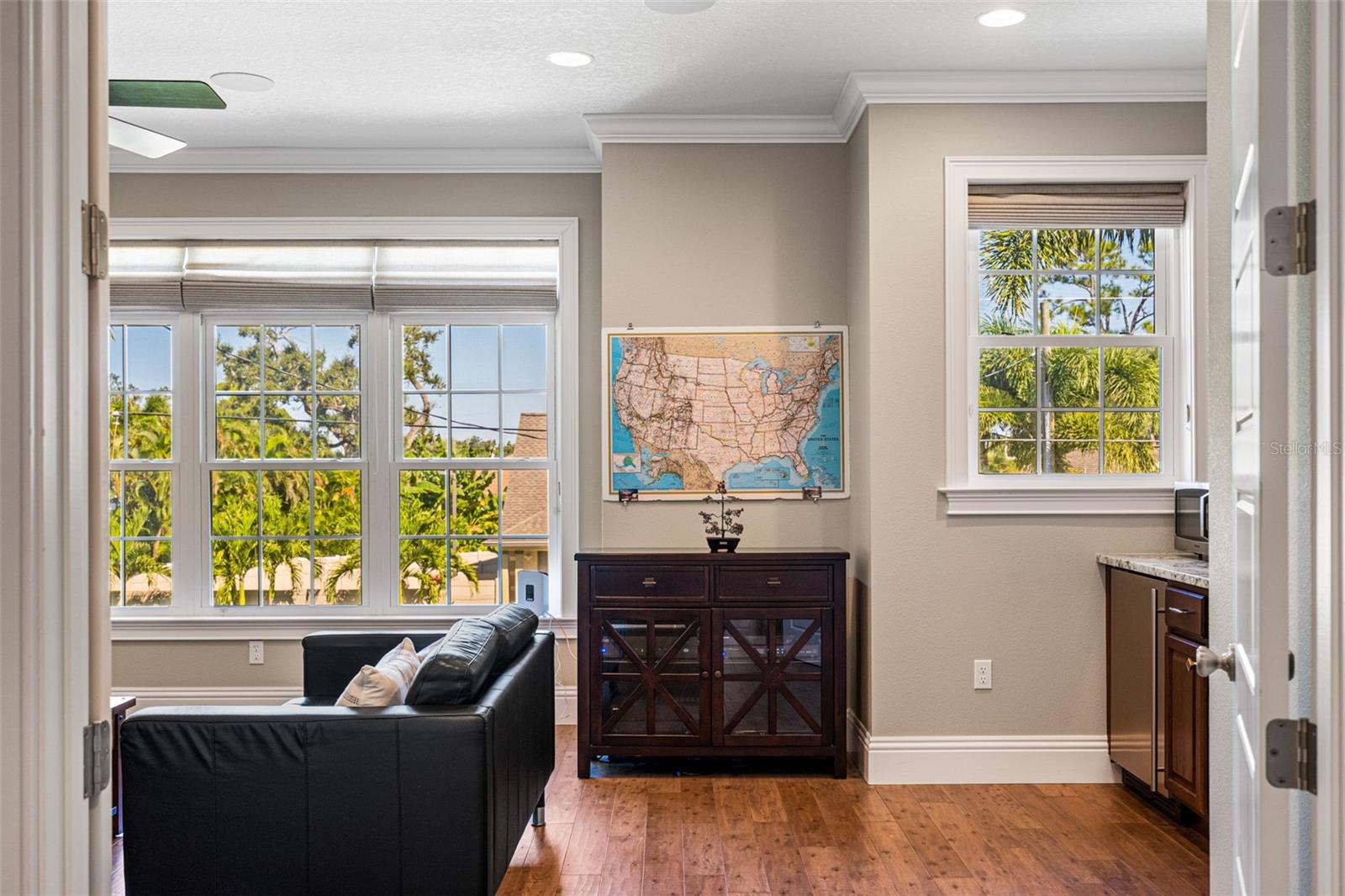 Image 25 of 51 For 3542 Bimini Street