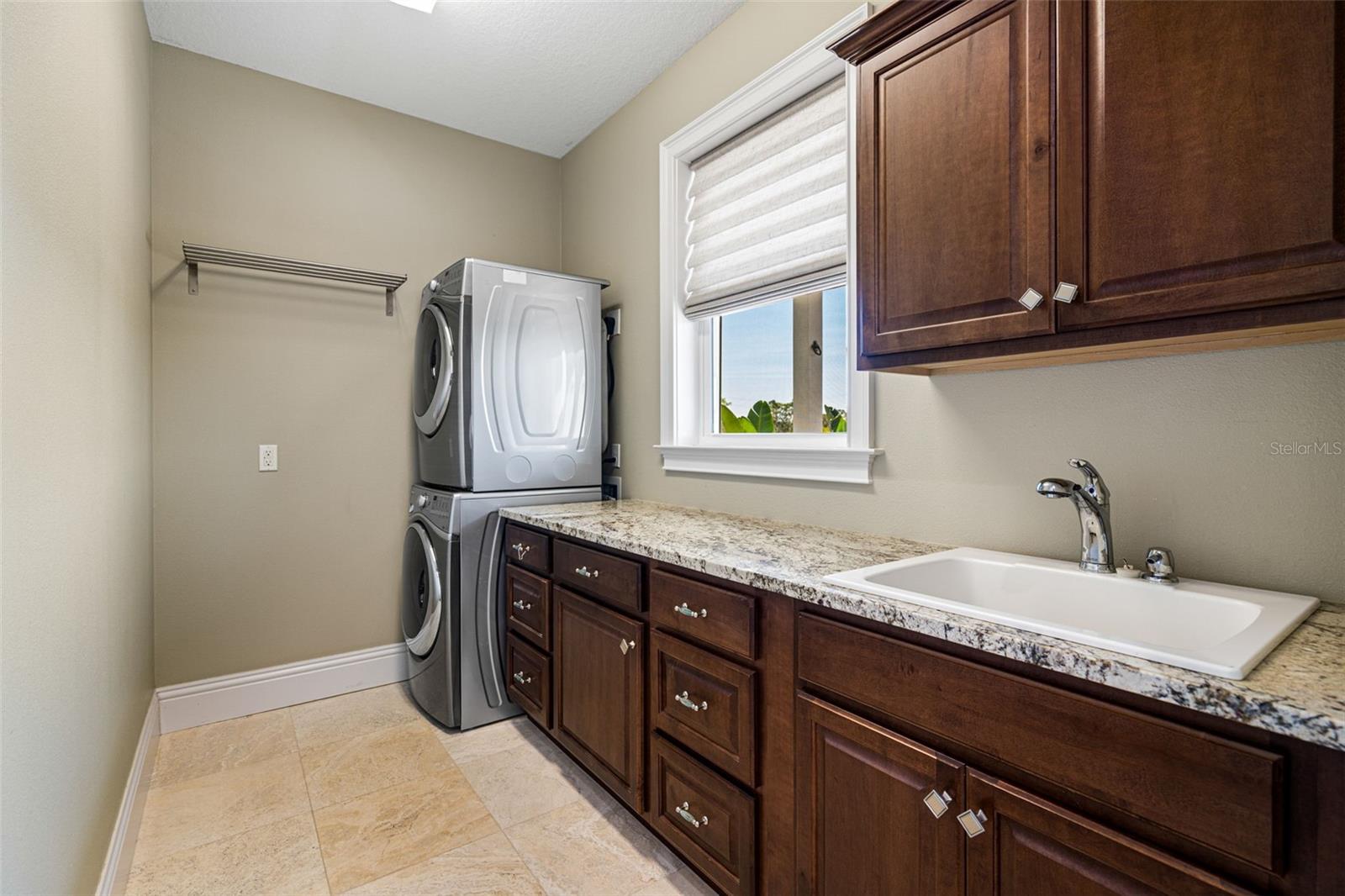 Image 40 of 51 For 3542 Bimini Street