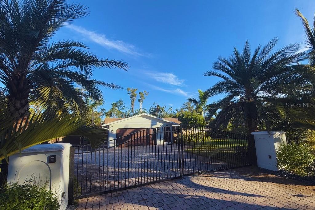 Image 6 of 48 For 4735 Riverwood Circle