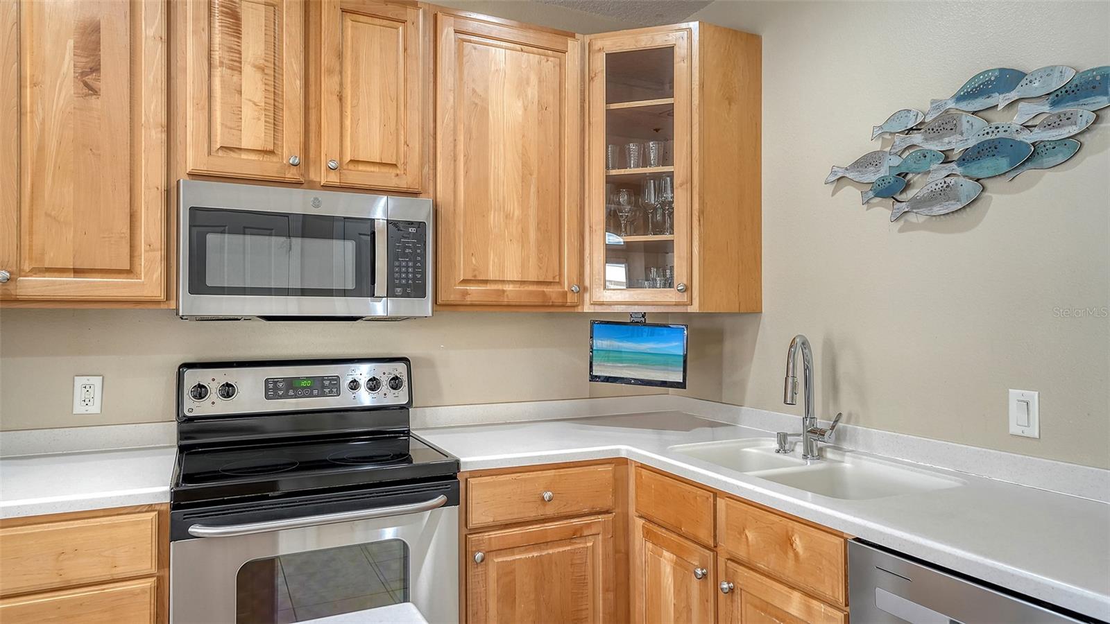 Image 10 of 56 For 221 17th Street N