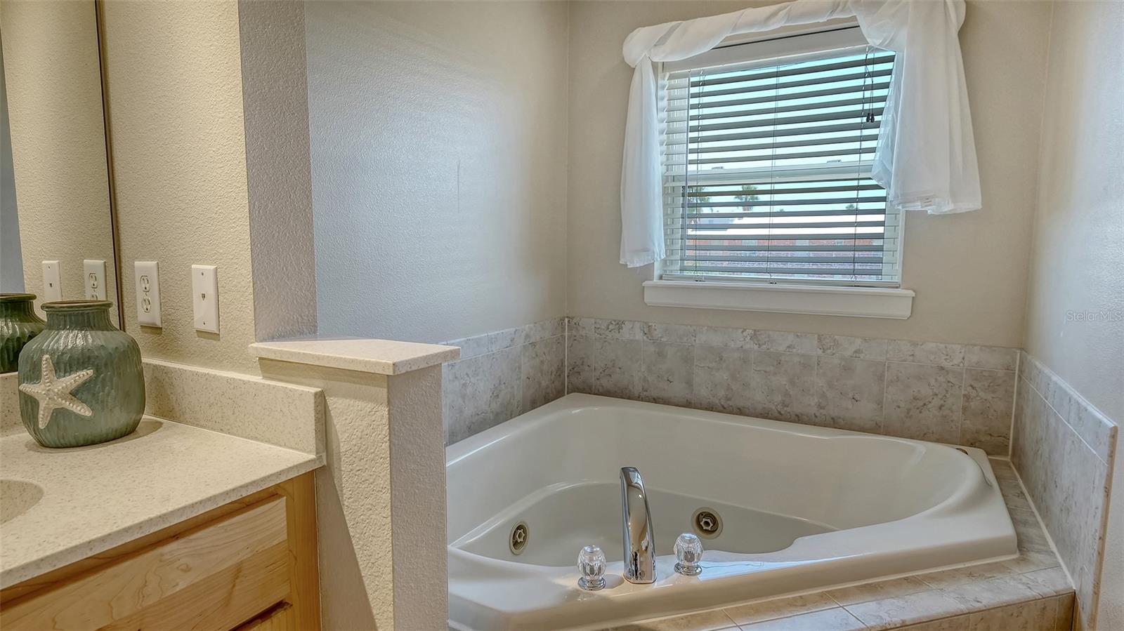 Image 32 of 56 For 221 17th Street N