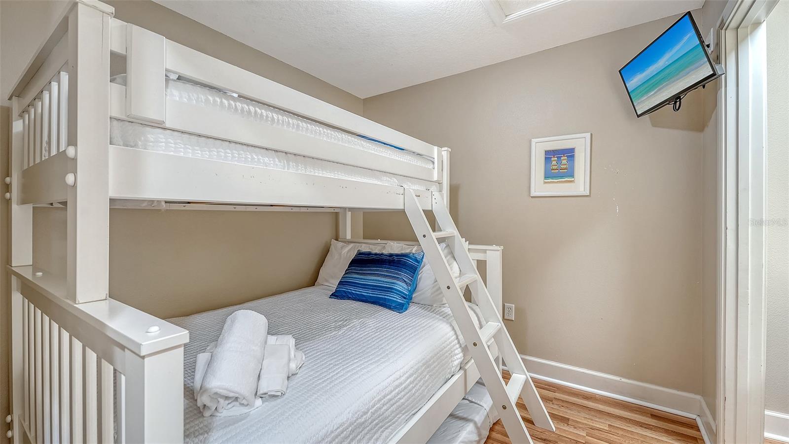 Image 34 of 56 For 221 17th Street N