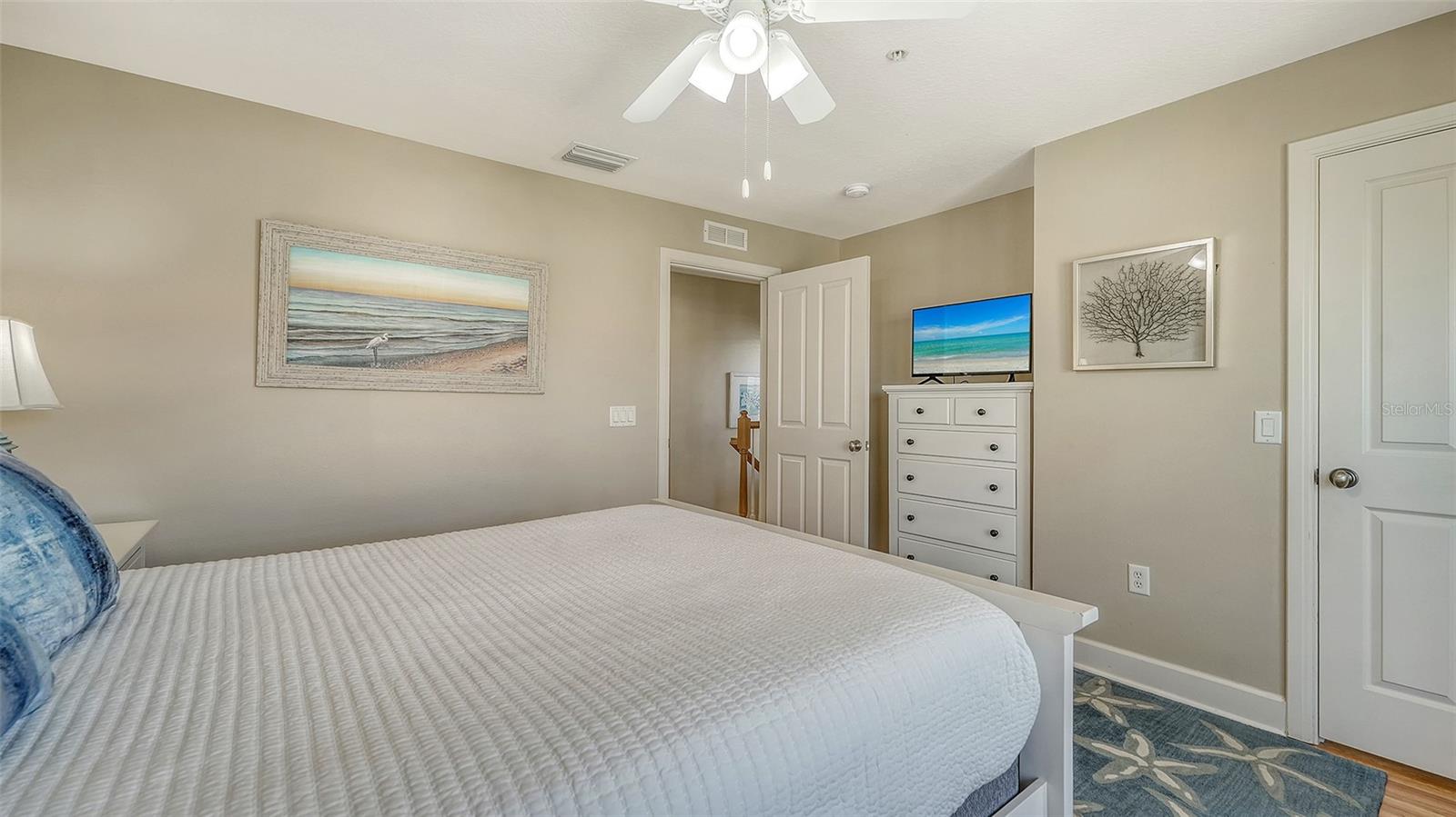 Image 38 of 56 For 221 17th Street N