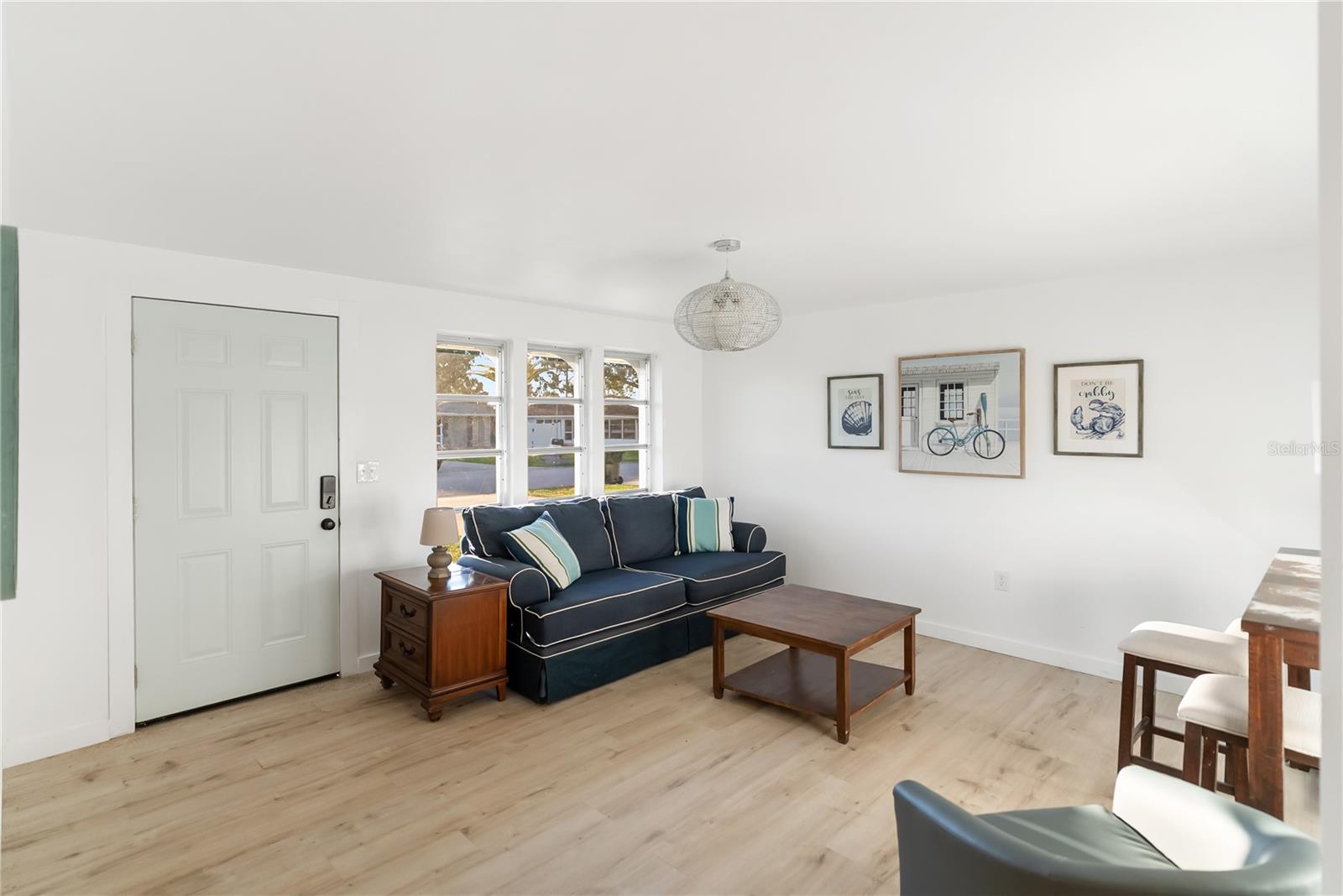 Image 23 of 47 For 466 Sunnyside Drive