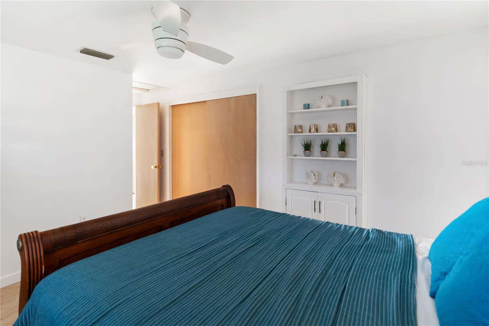 Image 30 of 47 For 466 Sunnyside Drive