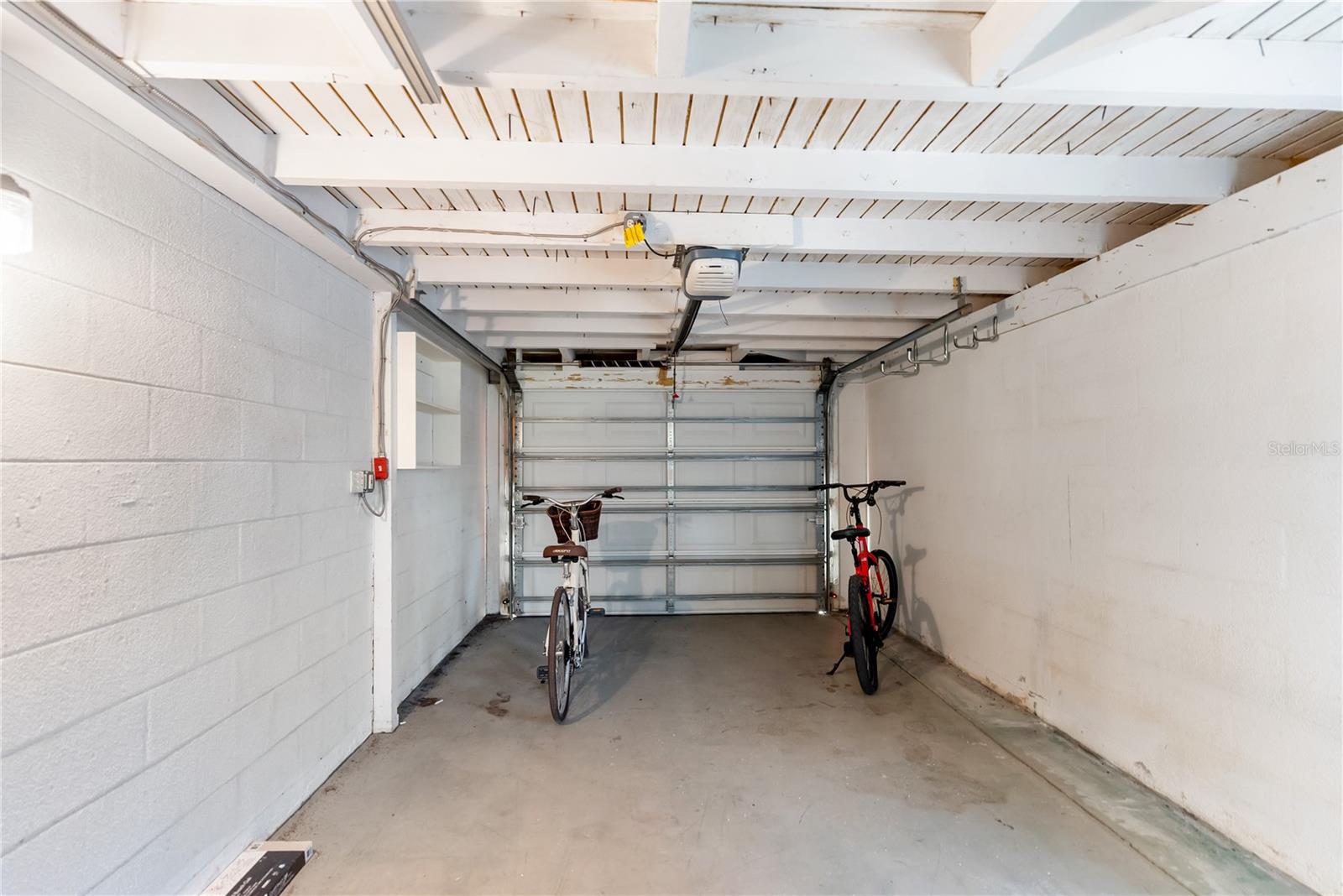 Image 36 of 47 For 466 Sunnyside Drive