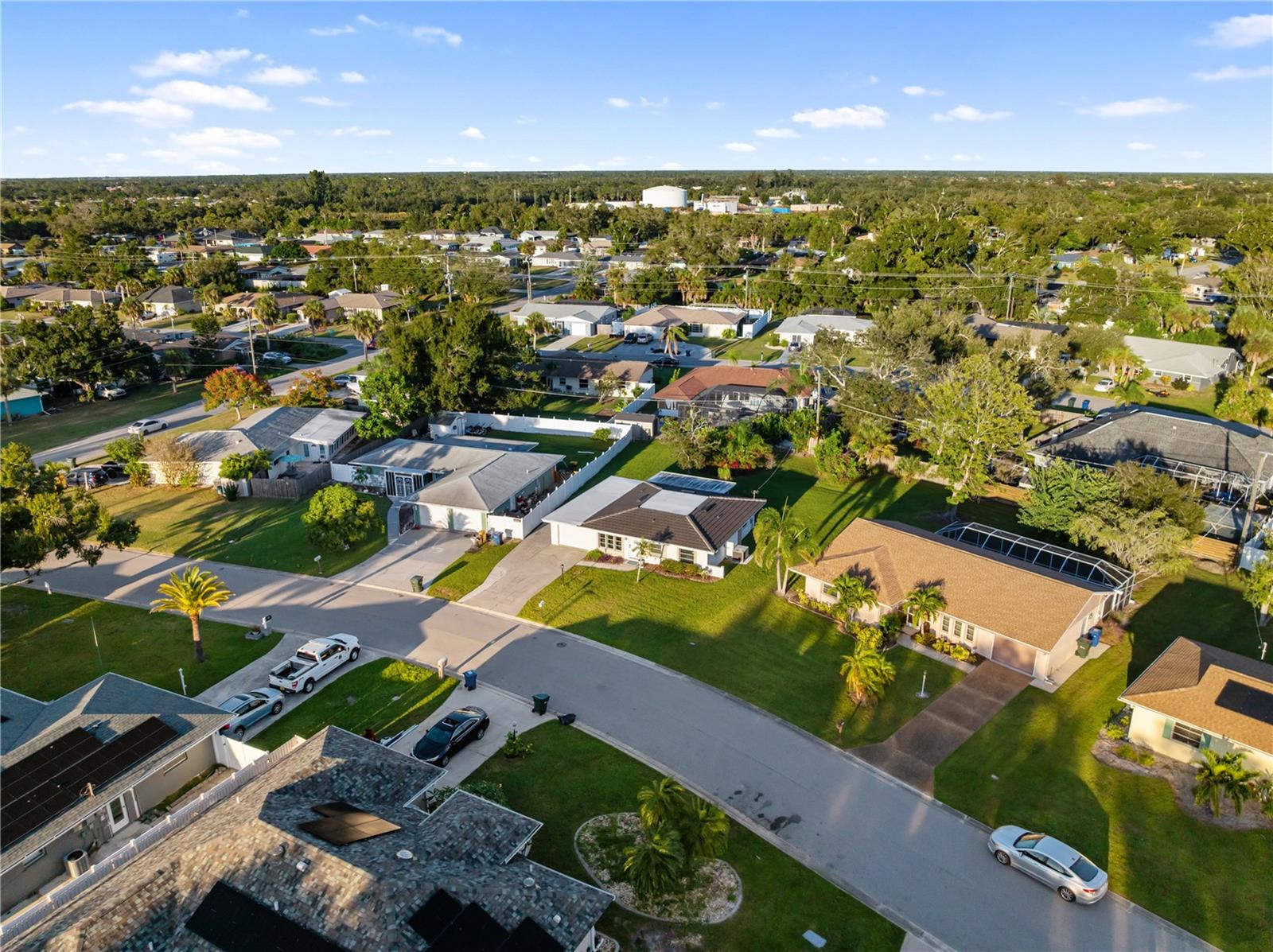 Image 5 of 47 For 466 Sunnyside Drive