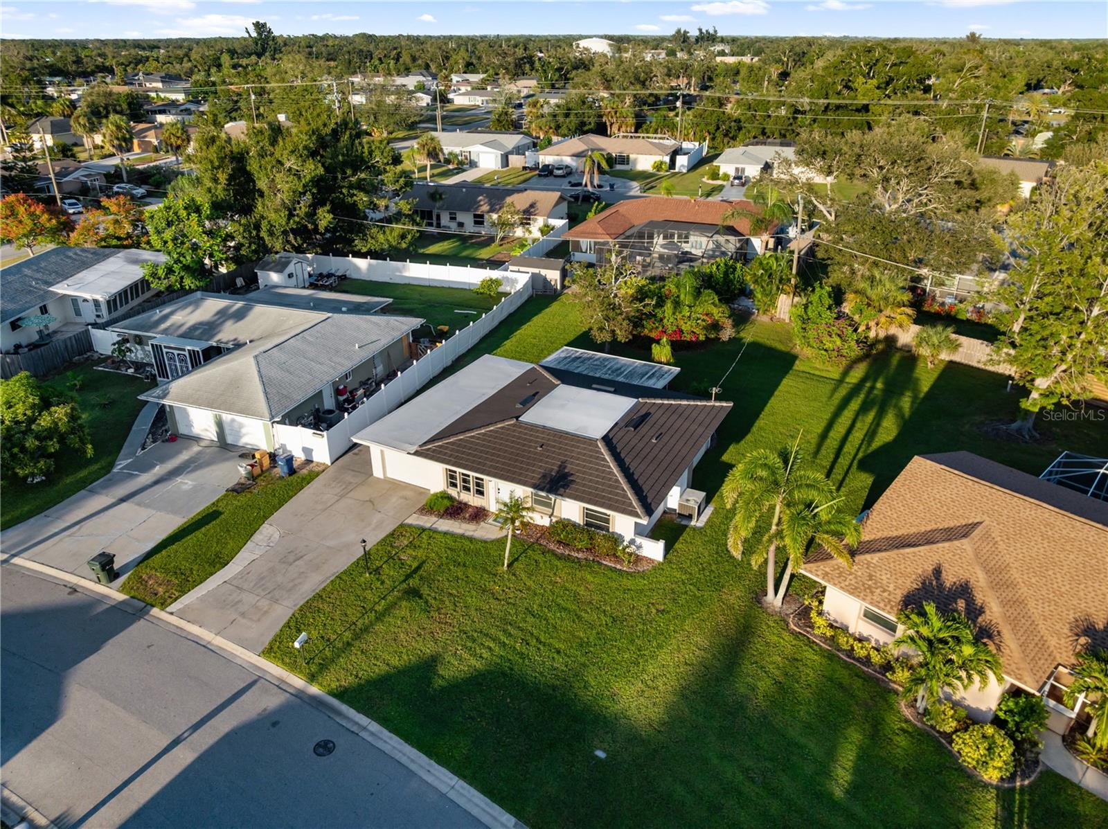 Image 6 of 47 For 466 Sunnyside Drive