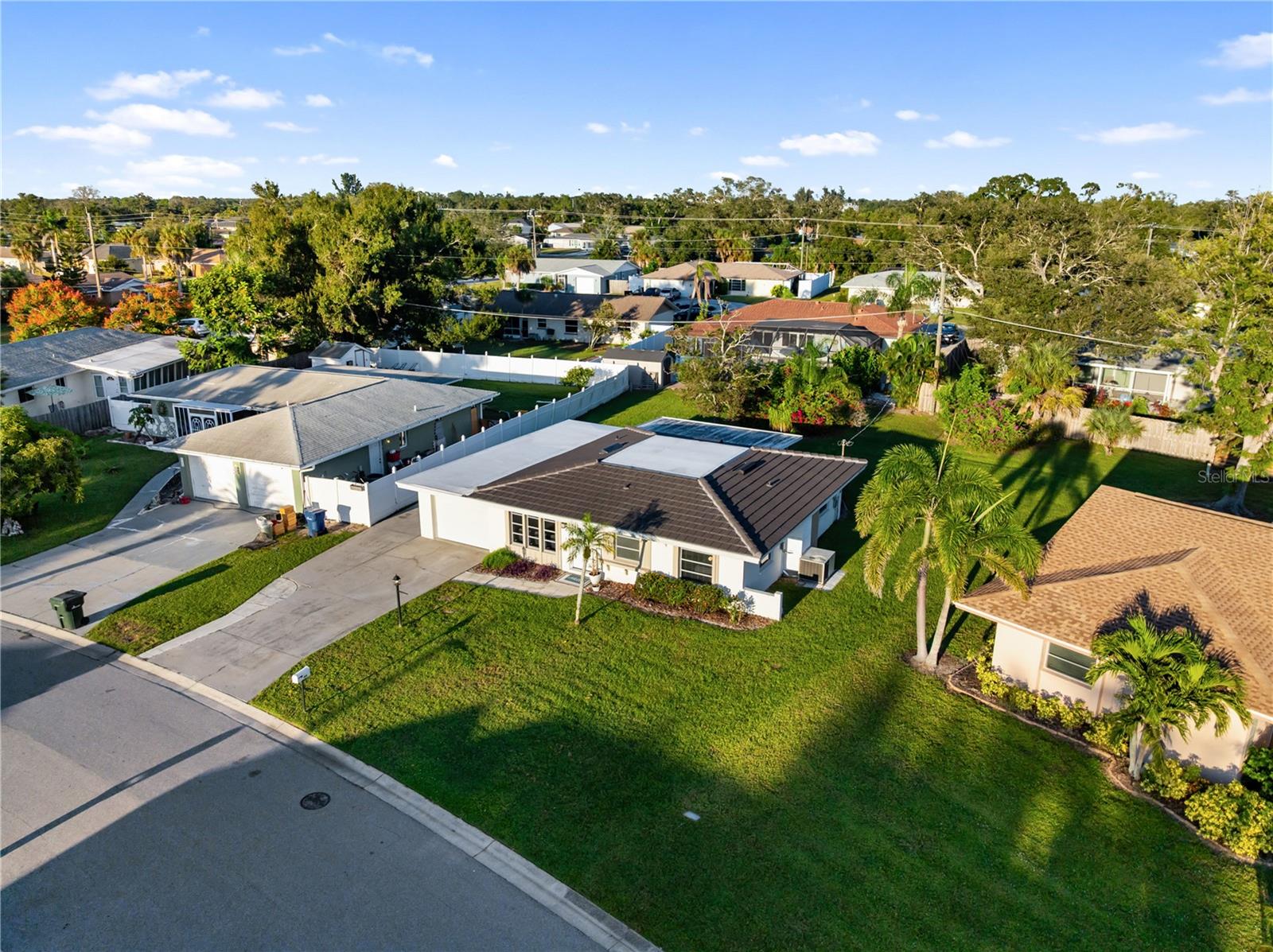 Image 7 of 47 For 466 Sunnyside Drive