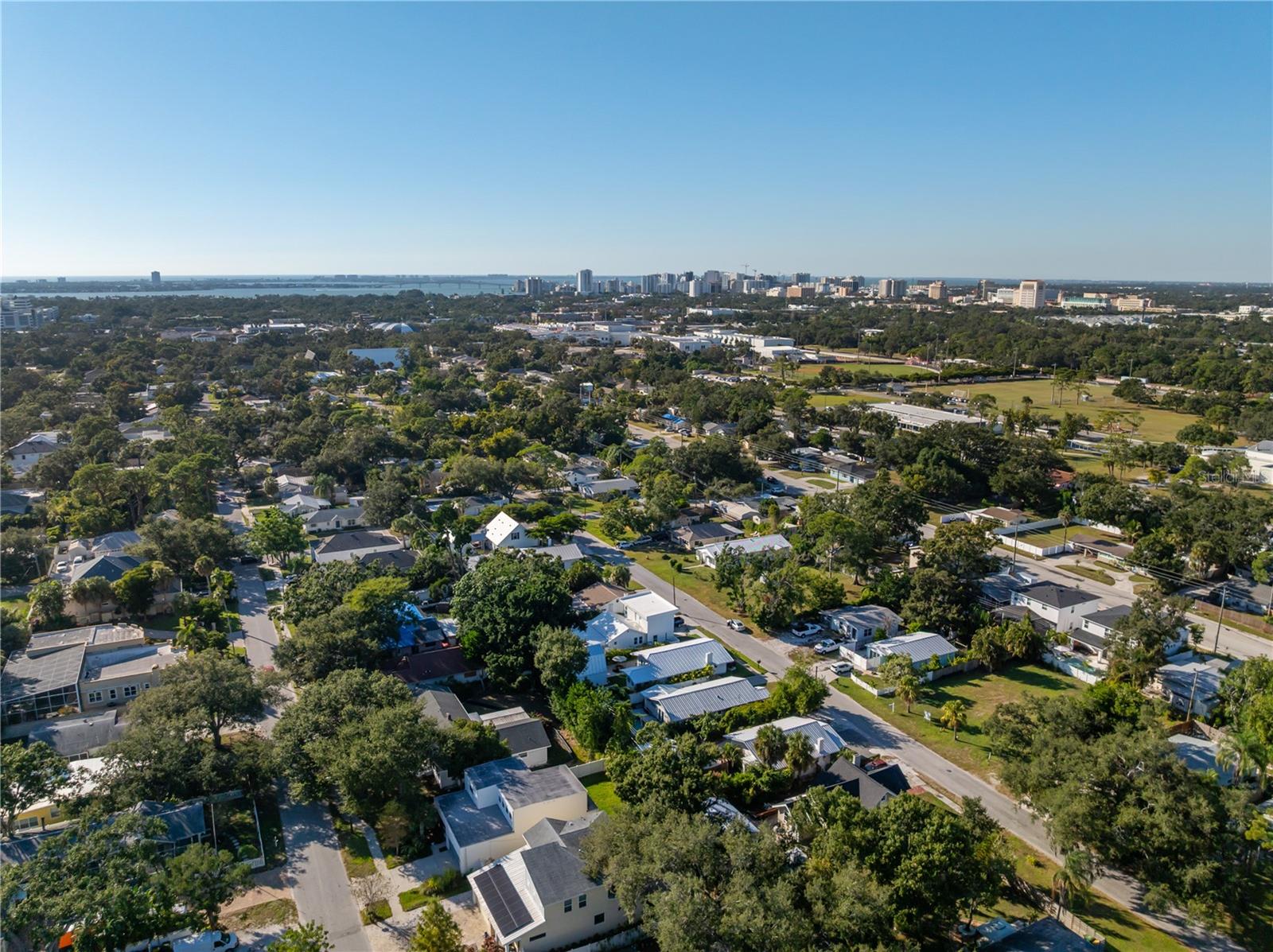 Image 10 of 52 For 2530 Loma Linda Street