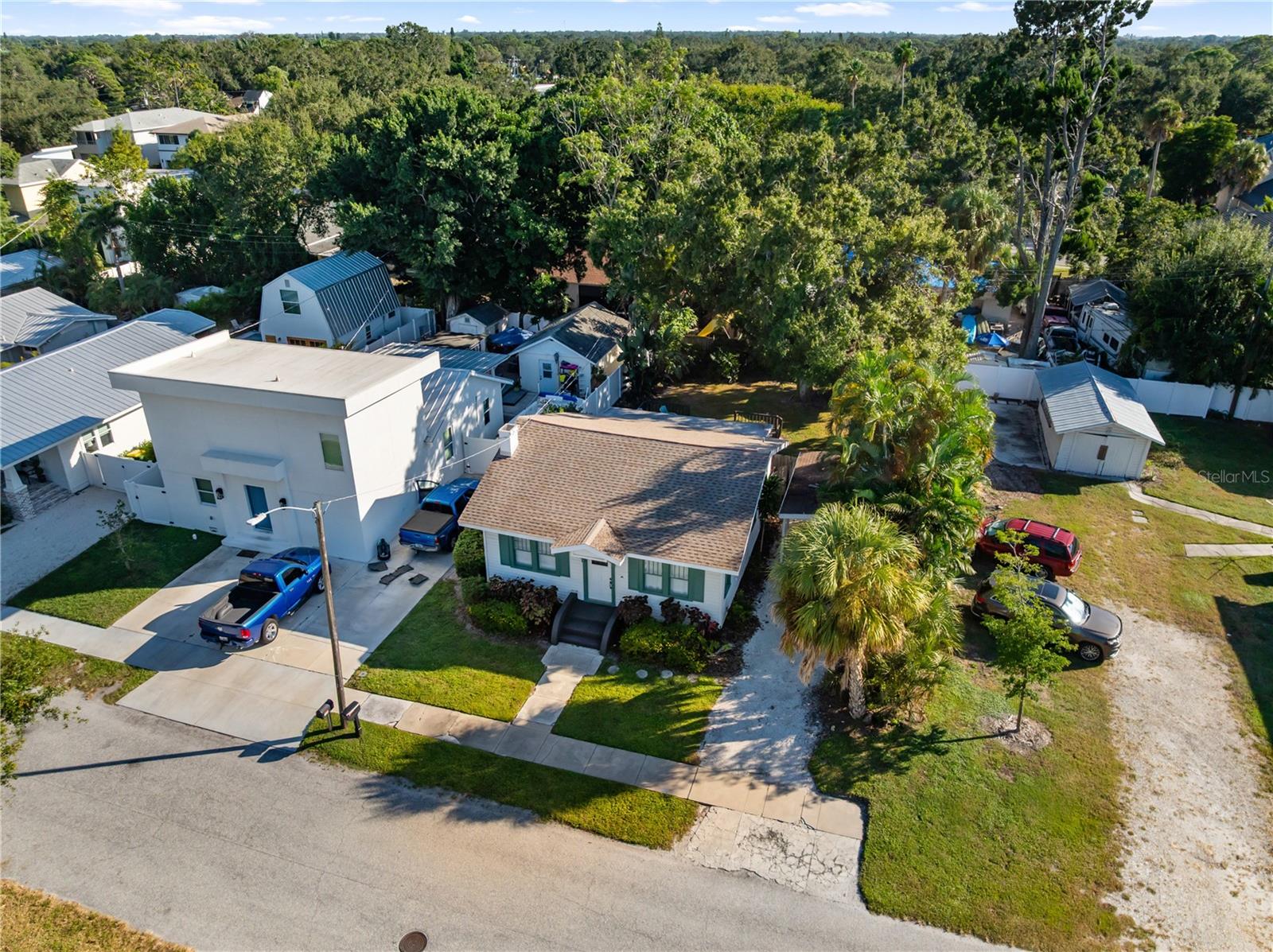 Image 11 of 52 For 2530 Loma Linda Street