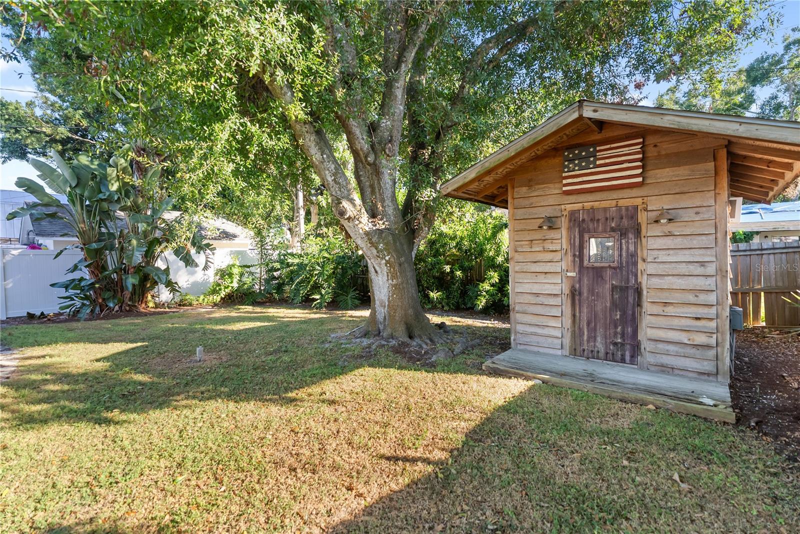 Image 21 of 52 For 2530 Loma Linda Street