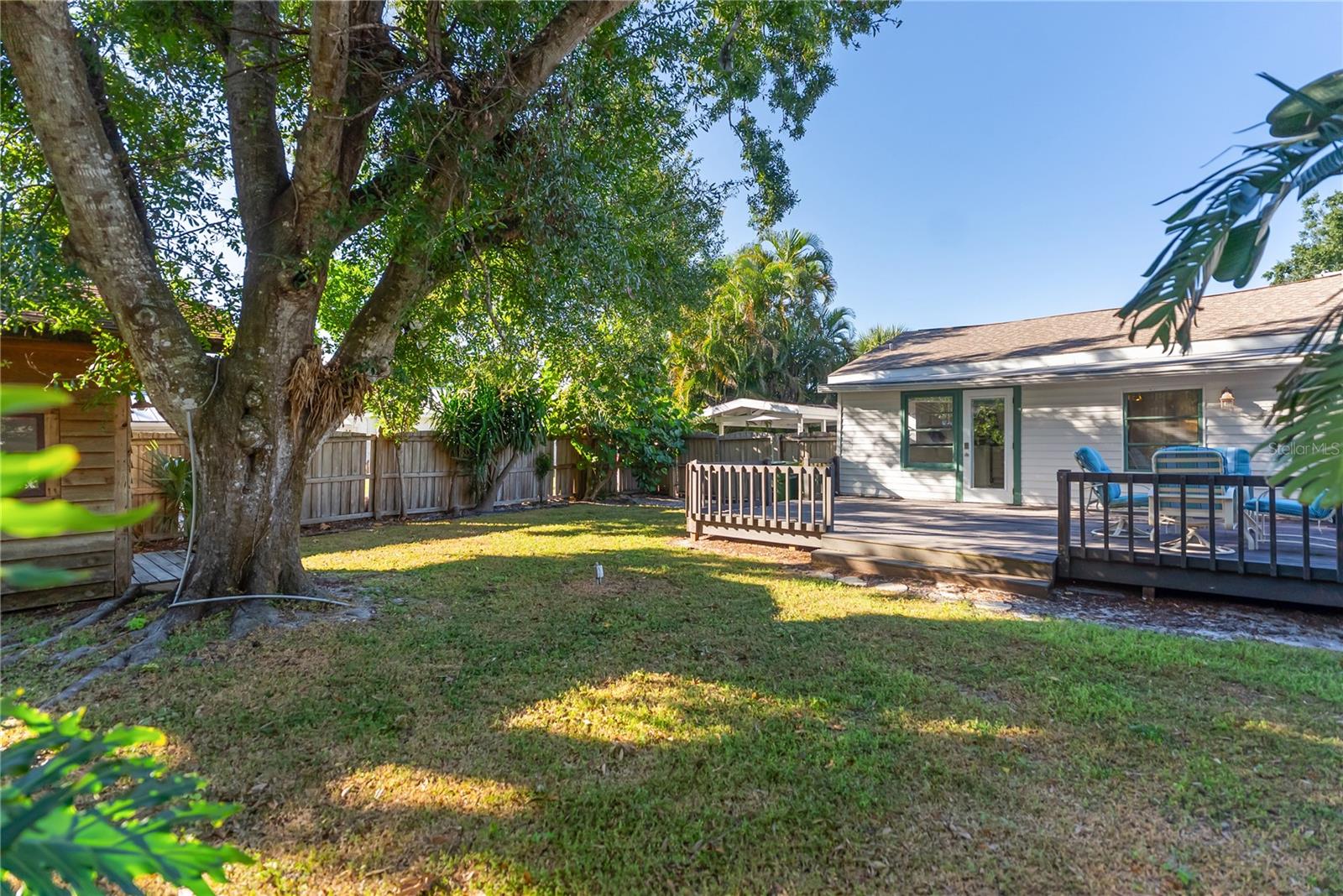 Image 24 of 52 For 2530 Loma Linda Street