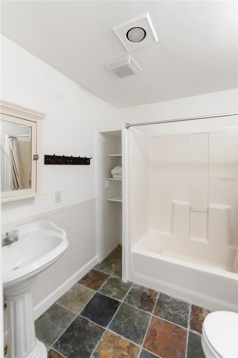 Image 33 of 52 For 2530 Loma Linda Street