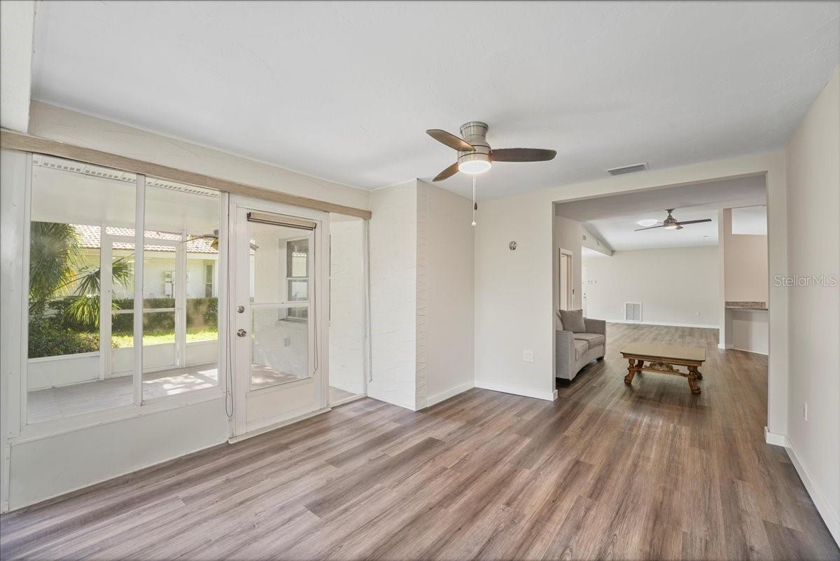 Image 15 of 45 For 5621 Garden Lakes Drive 1