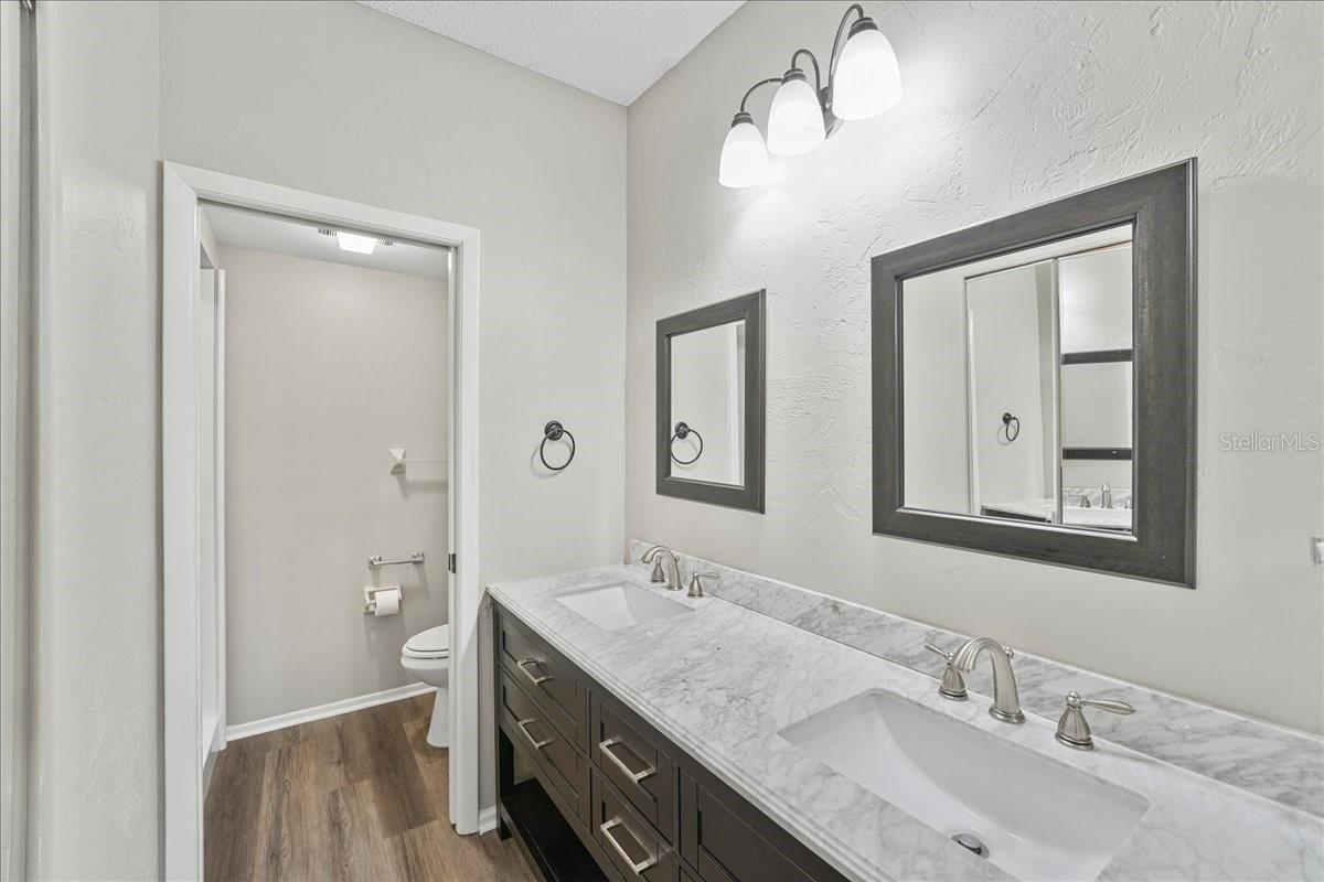 Image 19 of 45 For 5621 Garden Lakes Drive 1