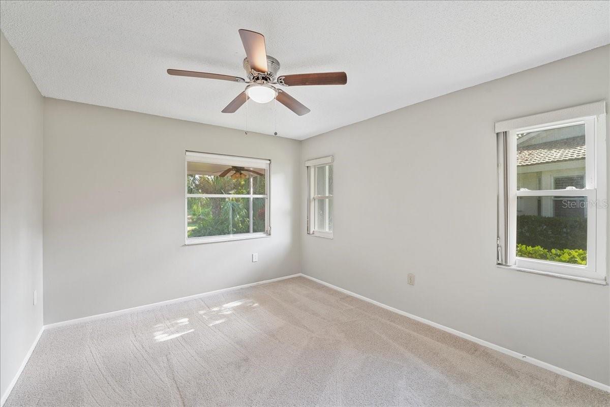 Image 22 of 45 For 5621 Garden Lakes Drive 1