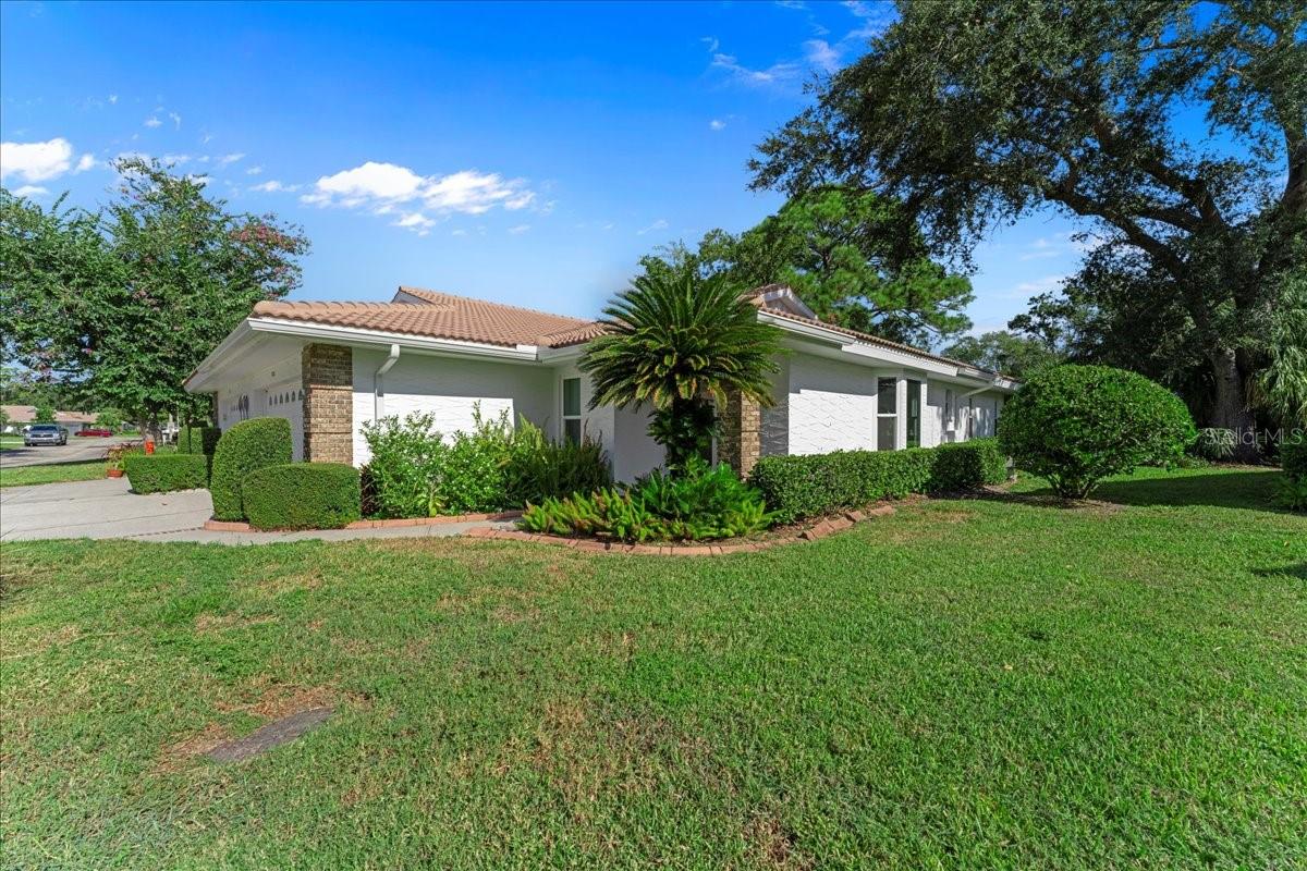 Image 29 of 45 For 5621 Garden Lakes Drive 1