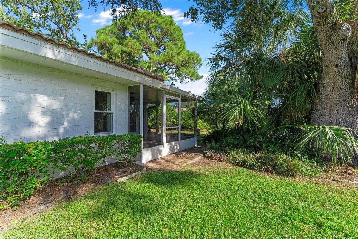 Image 30 of 45 For 5621 Garden Lakes Drive 1