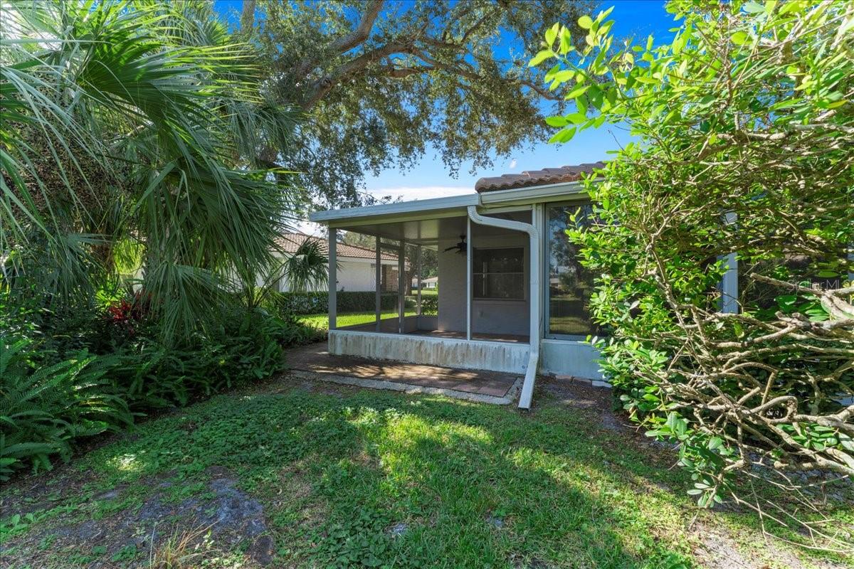 Image 31 of 45 For 5621 Garden Lakes Drive 1