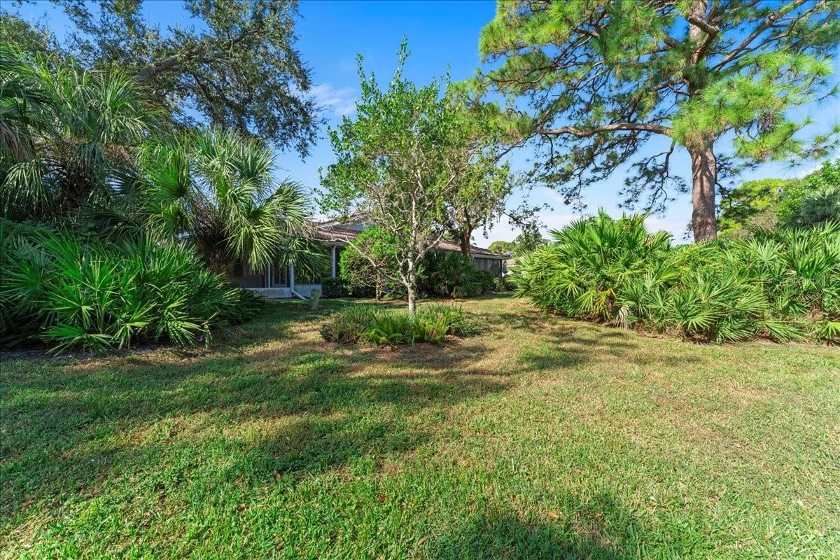 Image 33 of 45 For 5621 Garden Lakes Drive 1