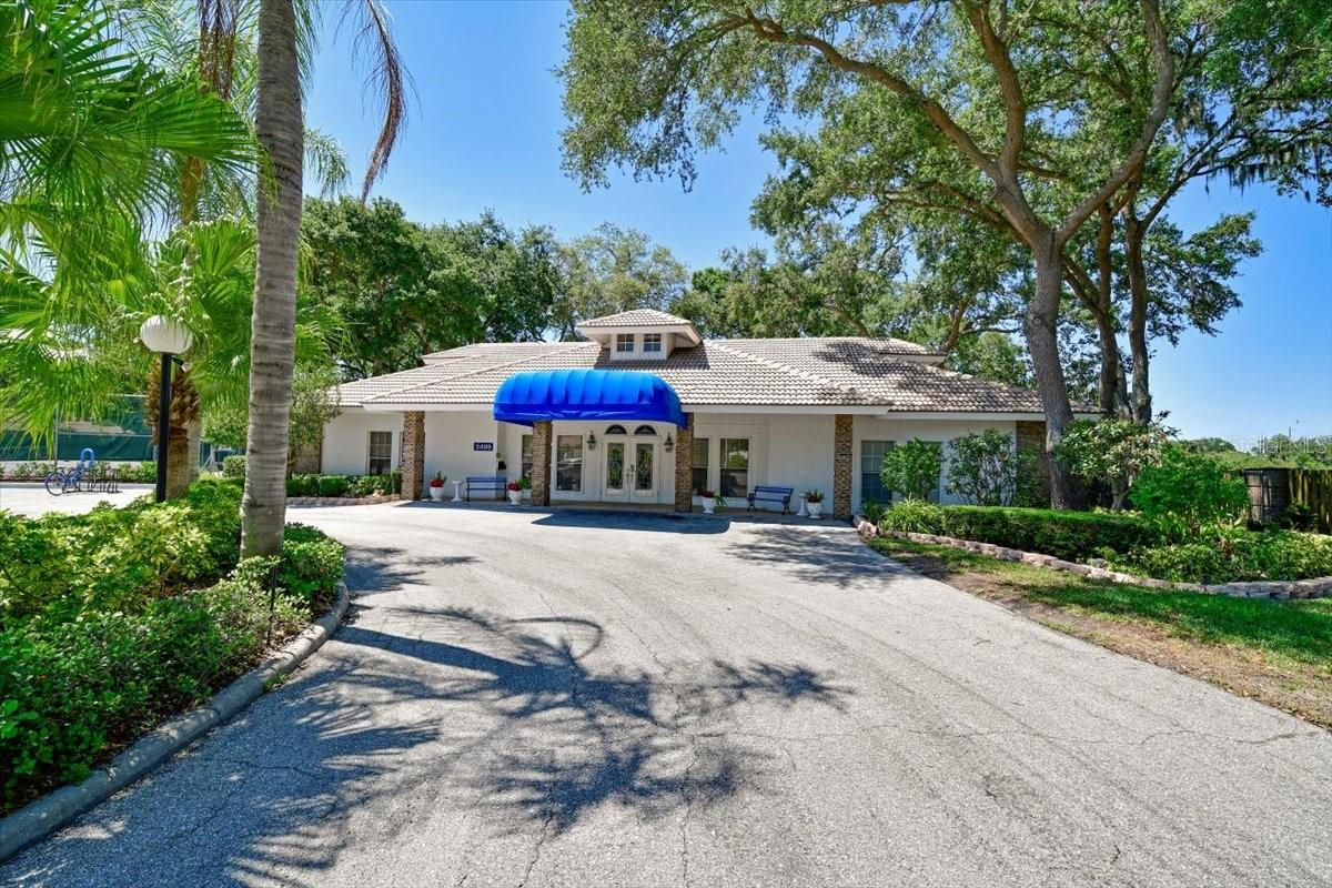 Image 40 of 45 For 5621 Garden Lakes Drive 1