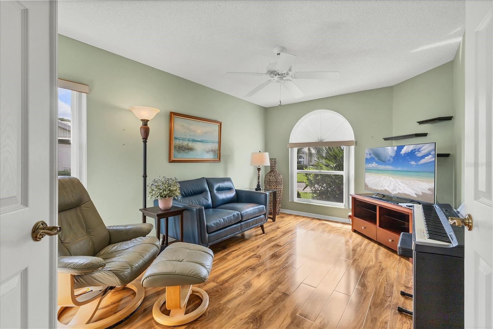 Image 10 of 40 For 5459 Kelly Drive 24