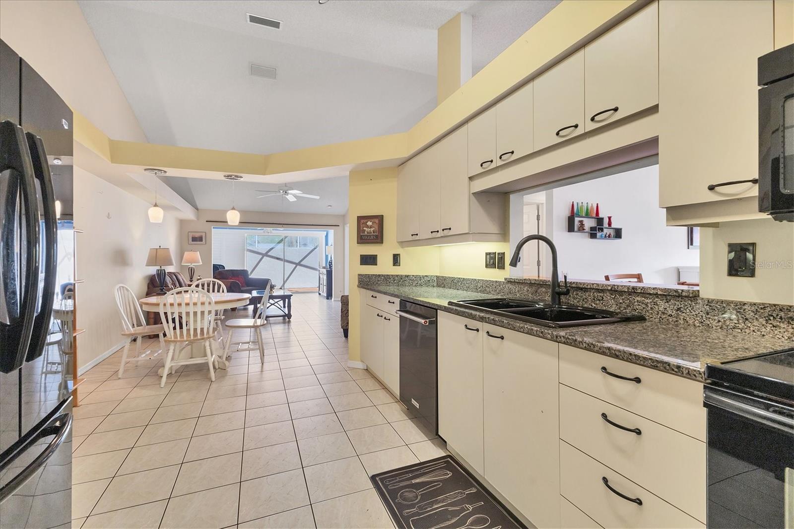 Image 16 of 40 For 5459 Kelly Drive 24