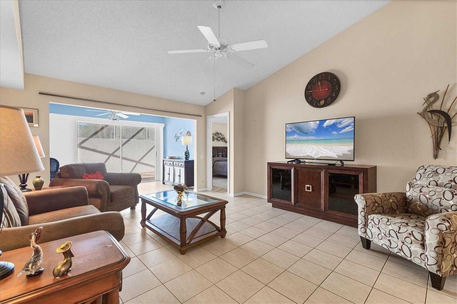 Image 21 of 40 For 5459 Kelly Drive 24