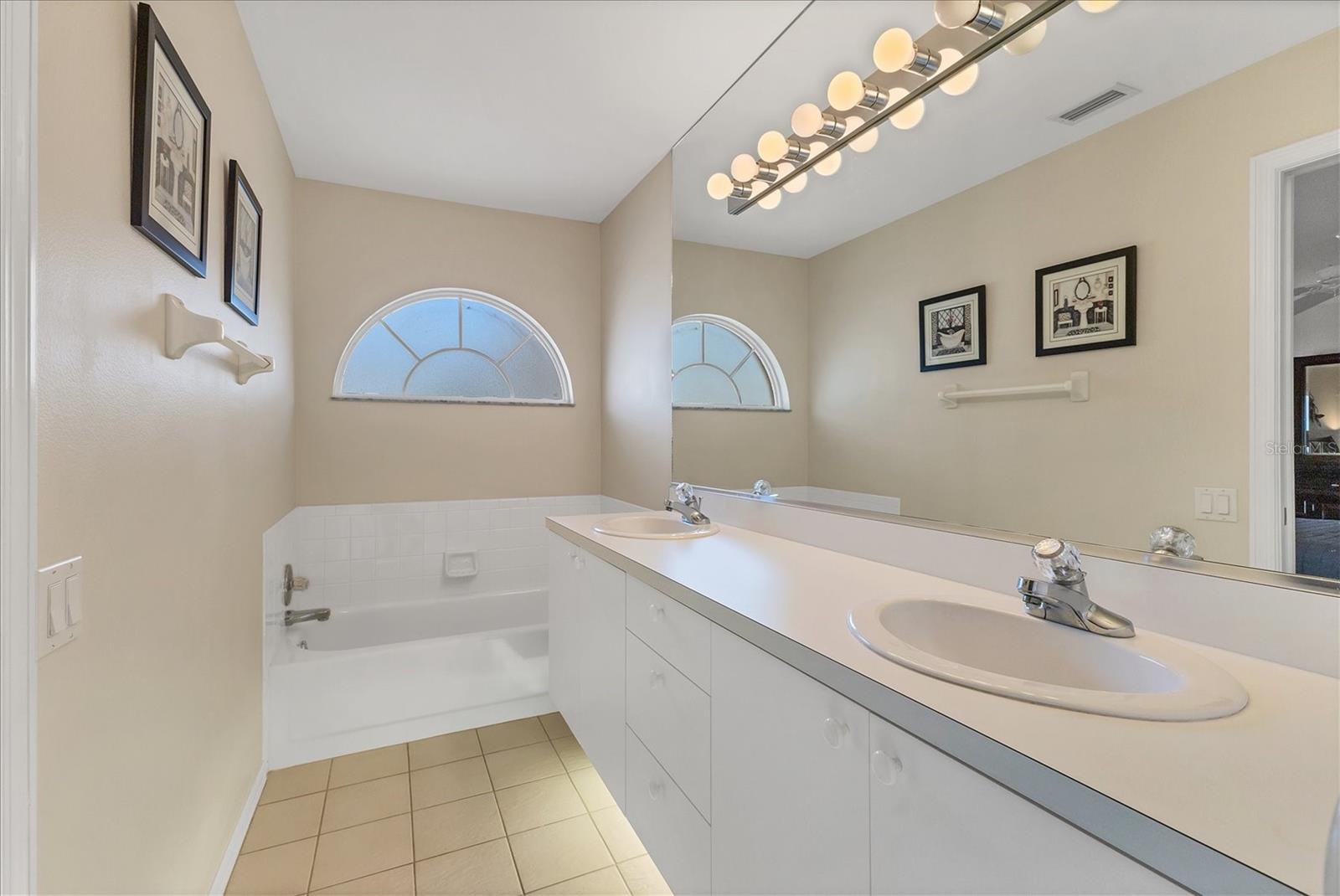 Image 24 of 40 For 5459 Kelly Drive 24