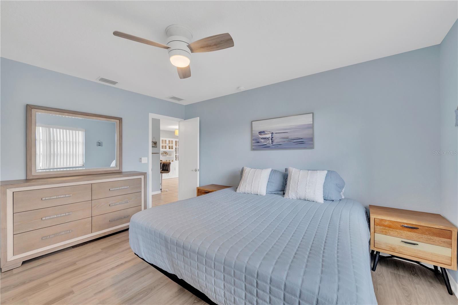 Image 24 of 44 For 2401 Riverbluff Parkway V240