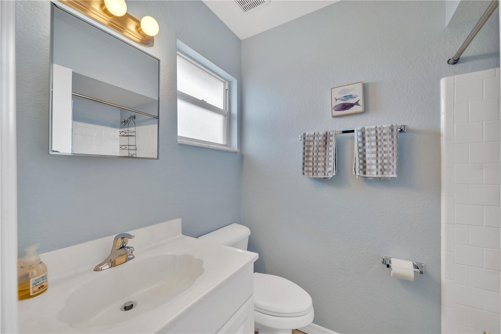 Image 26 of 44 For 2401 Riverbluff Parkway V240