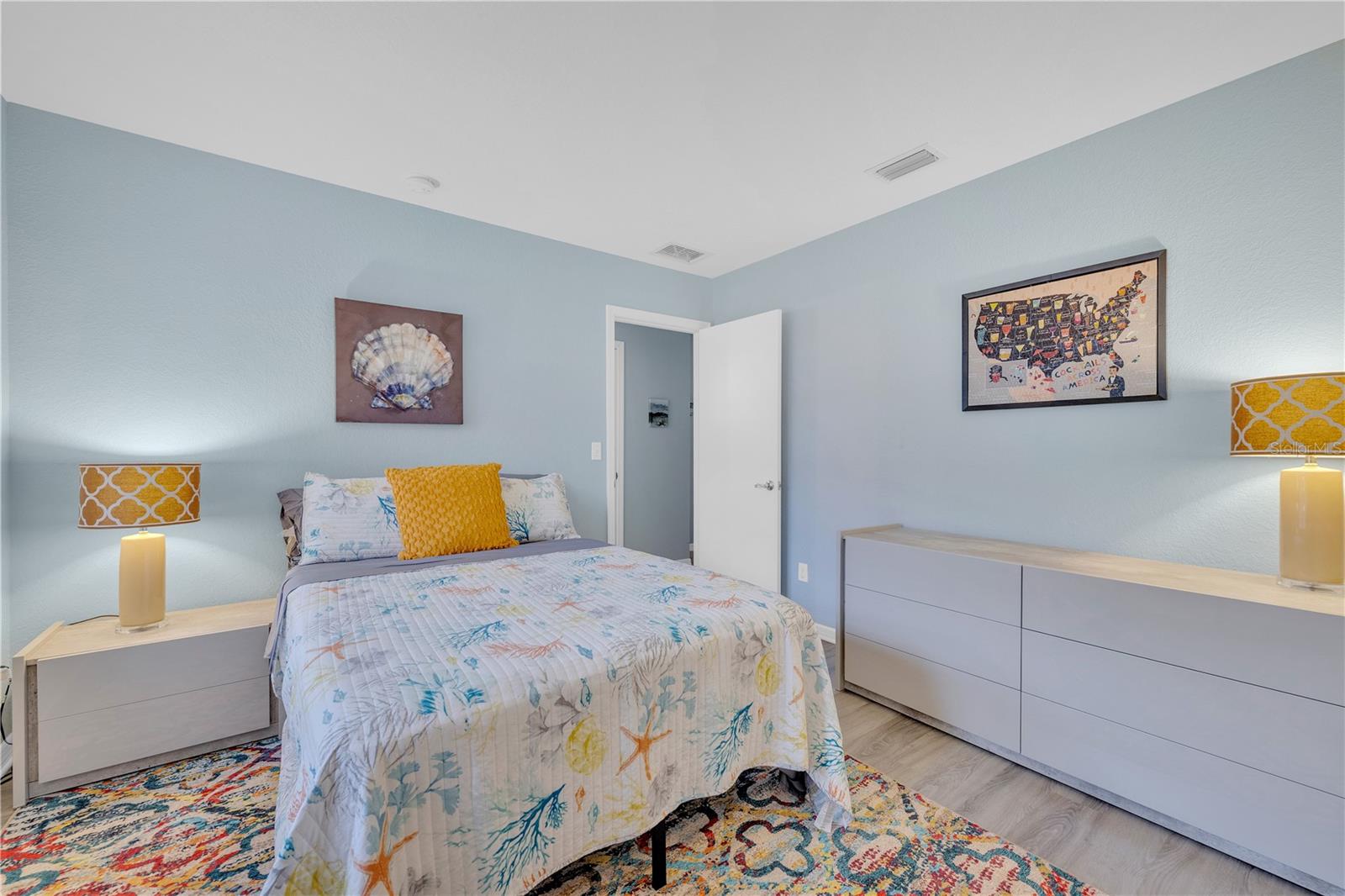 Image 29 of 44 For 2401 Riverbluff Parkway V240